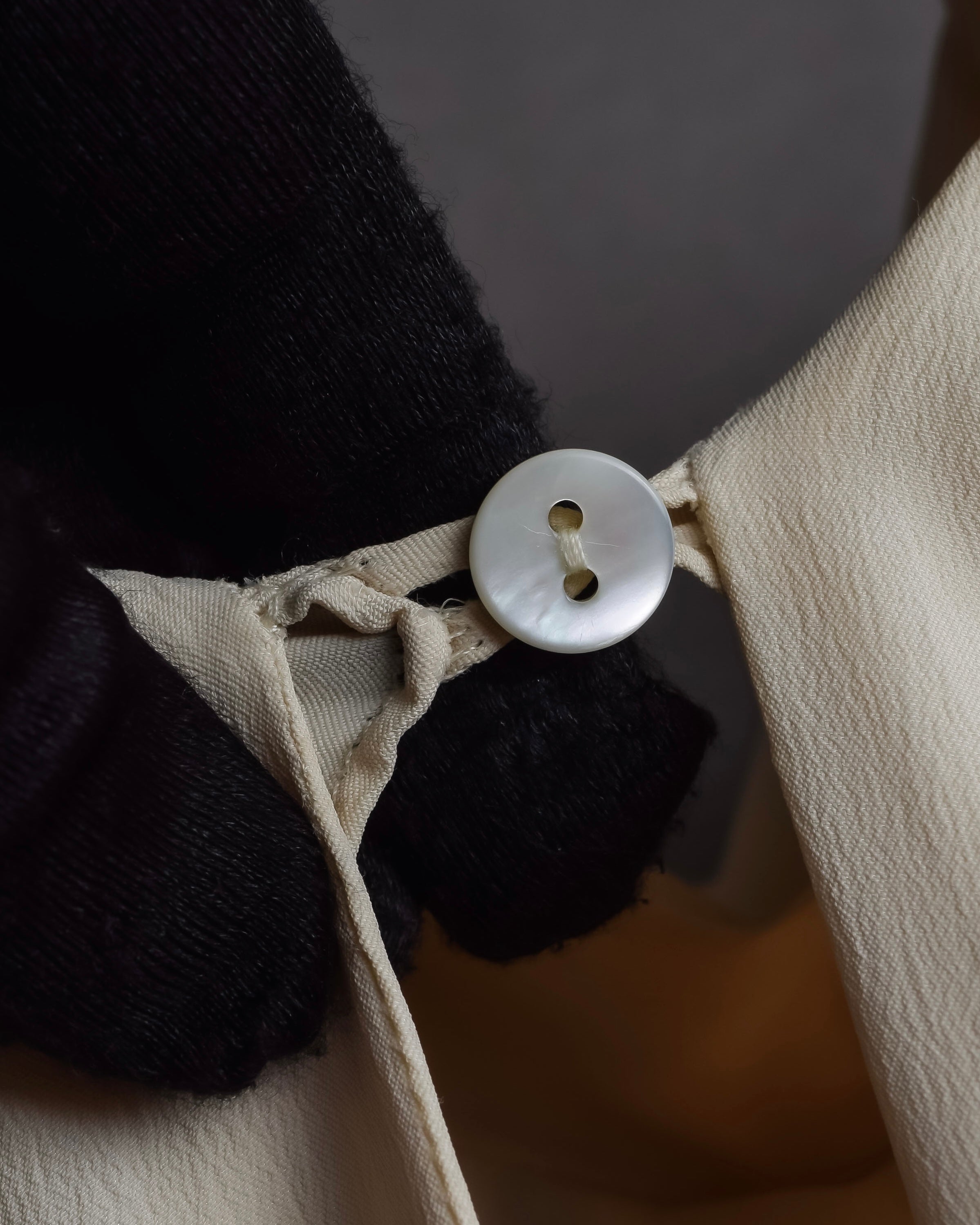 "GUCCI" Michele period frill lace silk bowtie shirt