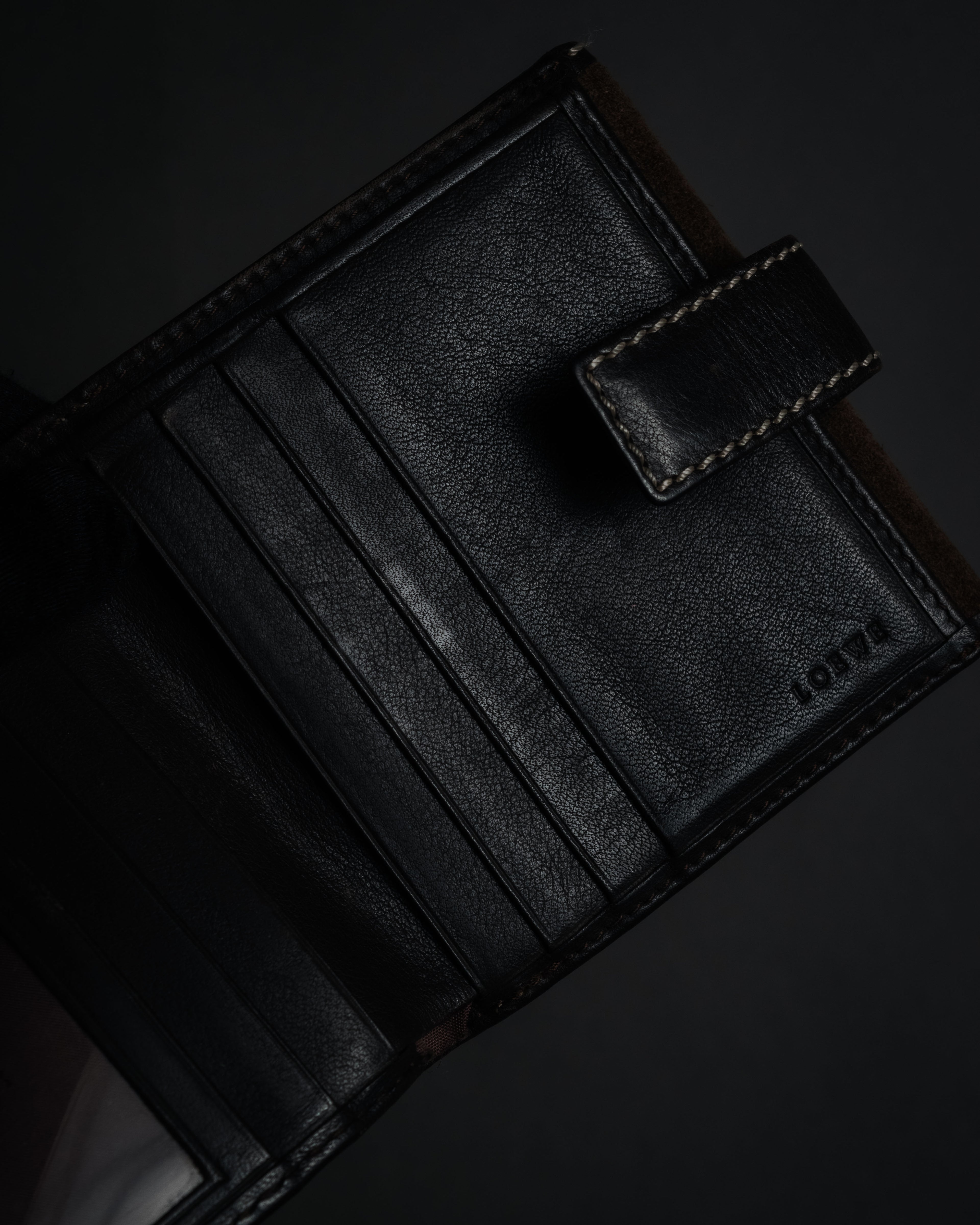 "LOEWE" 90’s-00’s suede anagram compact wallet