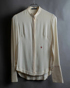 Camisa de seda con bordado en forma de logotipo "Alexandar McQueen" sin cuello