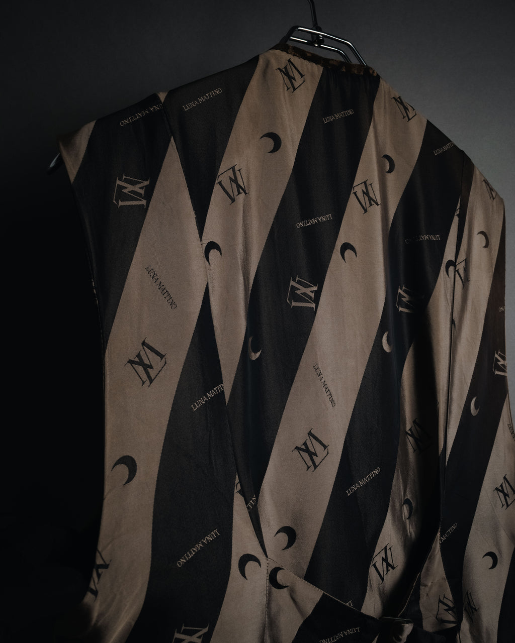 "LUNA MATTINO" 90’s Crushed velvet pointed hem vest