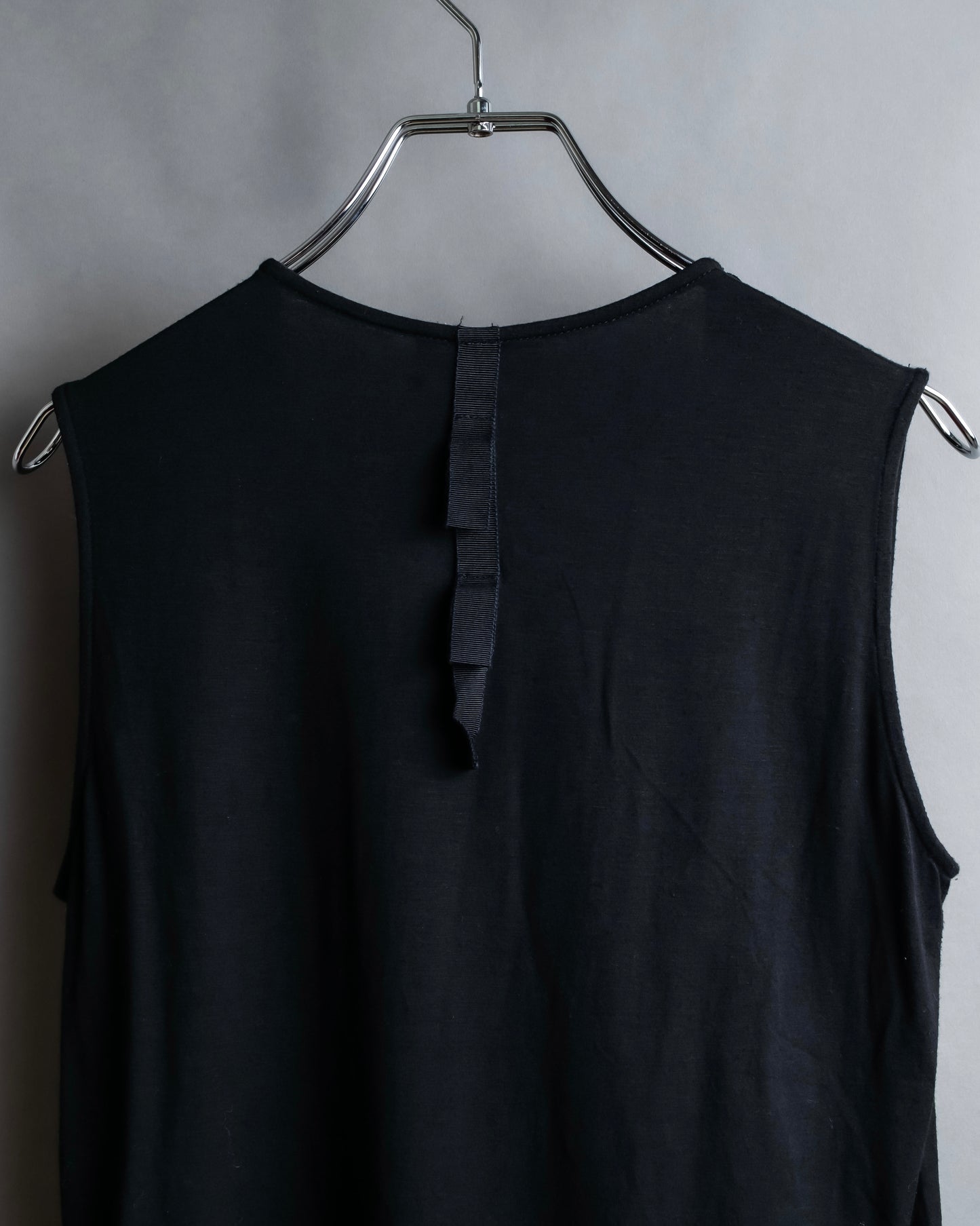 "LANVIN" Different sequin designs sleeveless pullover