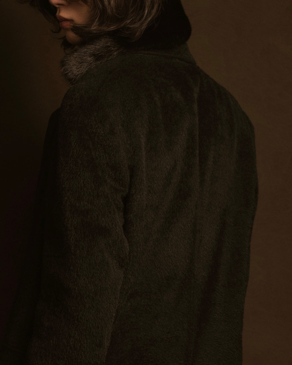 –SPECIAL– "GUCCI" 09-12’s Classically tailored llama-blend Chesterfield coat