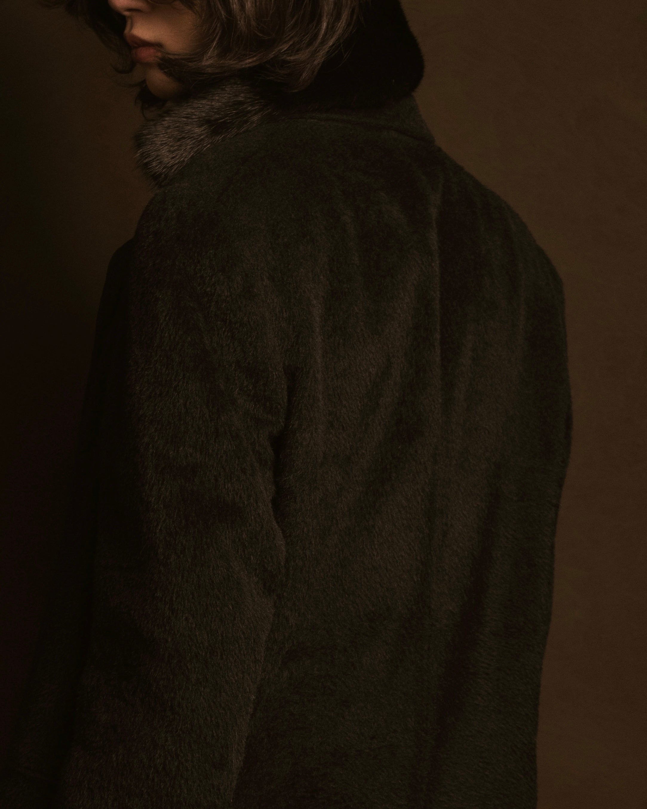 –SPECIAL– "GUCCI" 09-12’s Classically tailored llama-blend Chesterfield coat