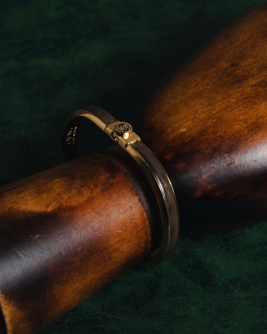 "LOEWE" 00’s-10’s leather inlay anagram clasp bangle