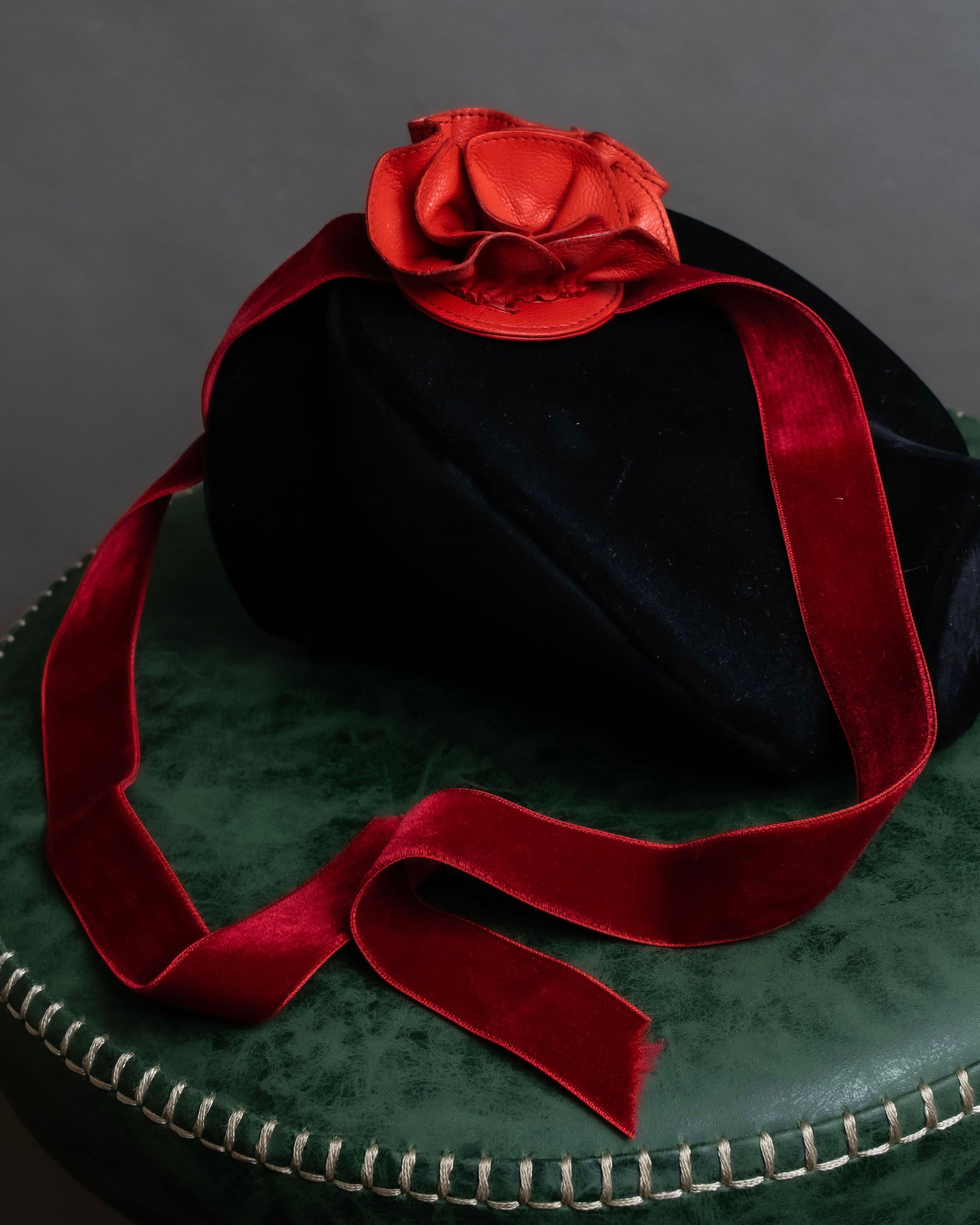 "YVES SAINT LAURENT" Rose motif leather choker＆ribbon accessories