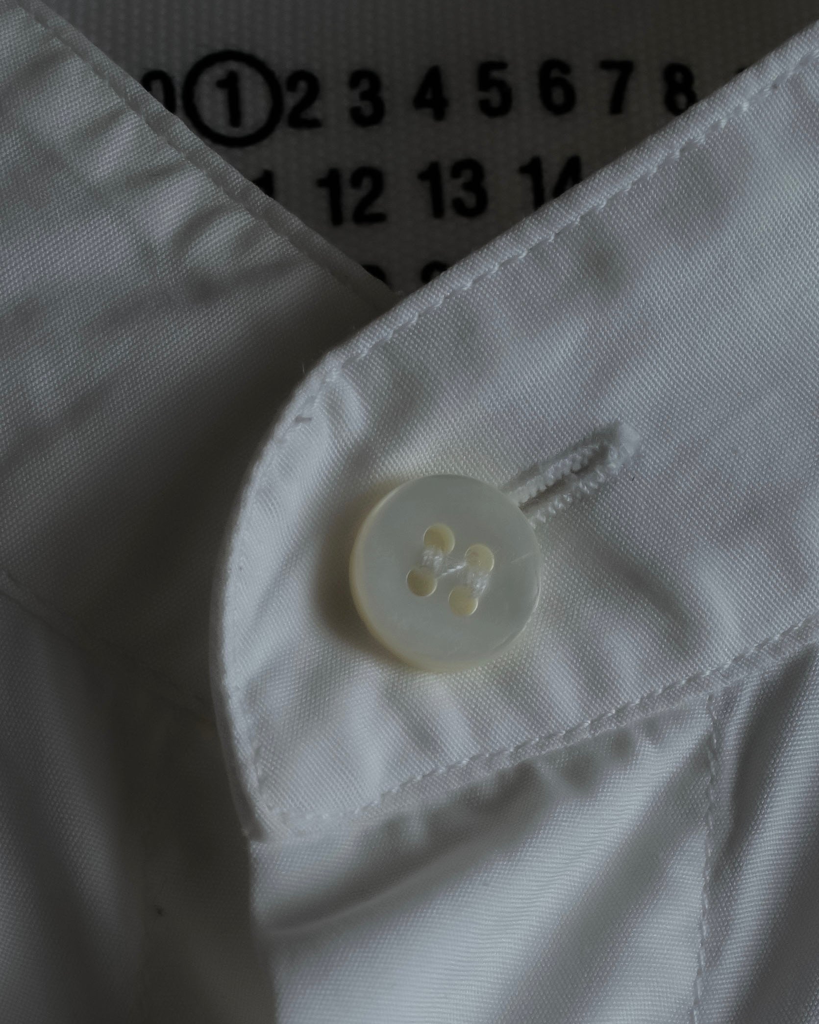 "MAISON MARGIELA" 18AW No-collar design Super long shirt