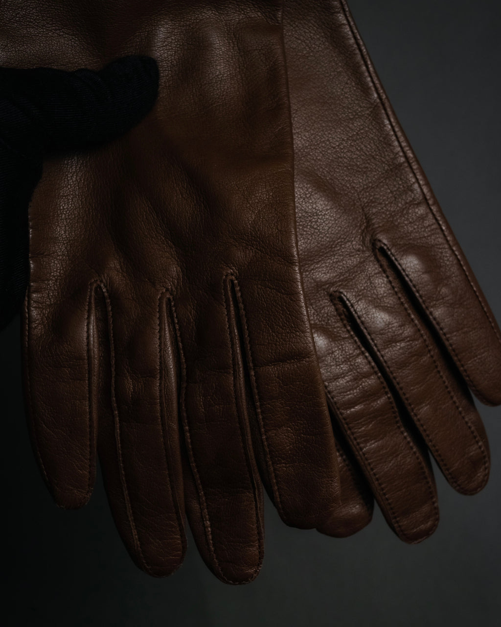 “Chloé” 2000’s Pittards leather minimalist gloves