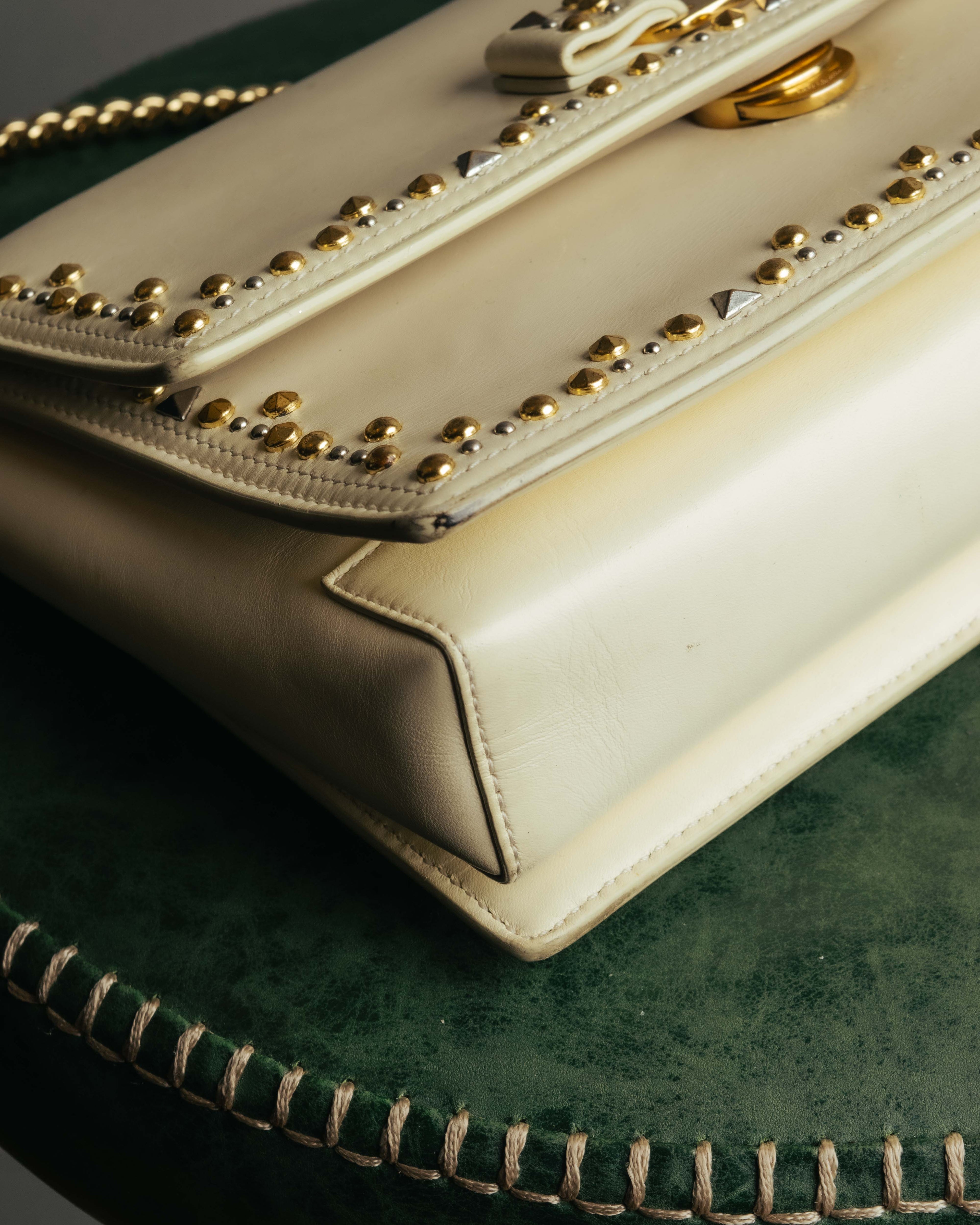 -SPECIAL- “Salvatore Ferragamo” 2015-2017 Vara studded chain shoulder bag