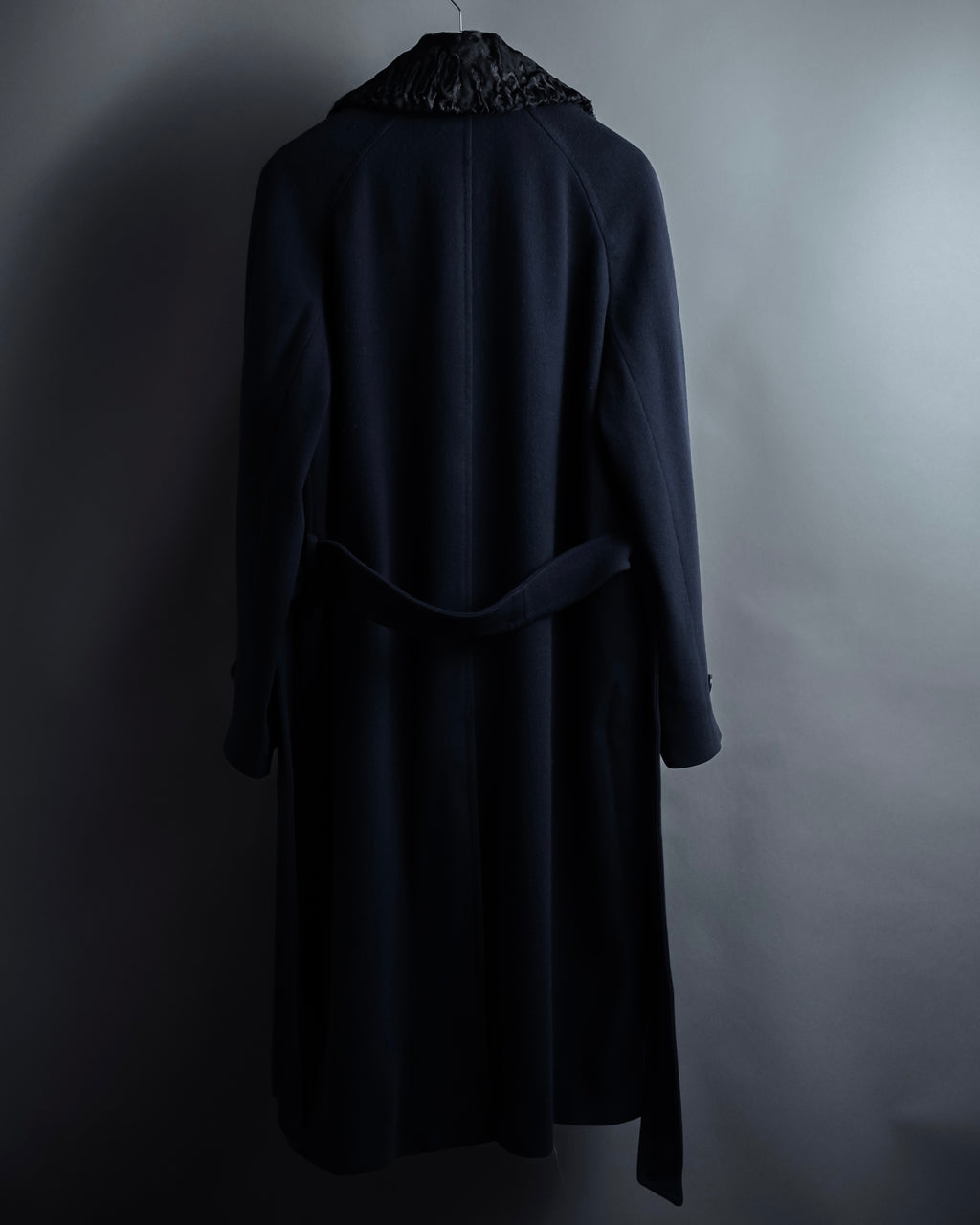 -SPECIAL- "CARUSO"
 Fur collar design belted melton coat