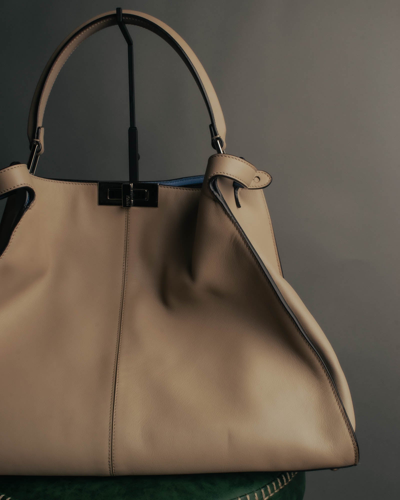 "FENDI" 2010's Soft leather peekaboo x lite handbag