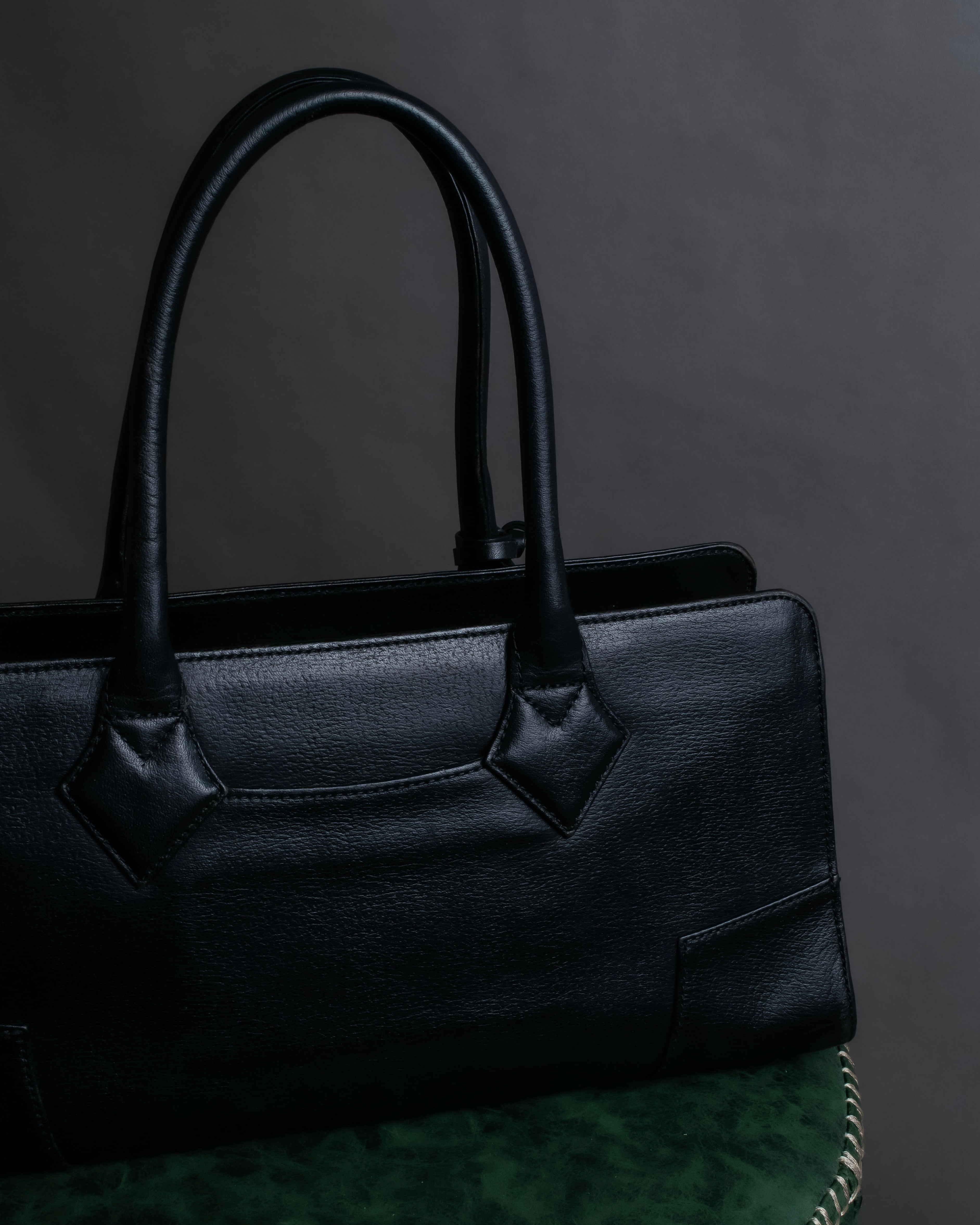 "Vivienne Westwood" Horizontal orb logo engraved hand bag