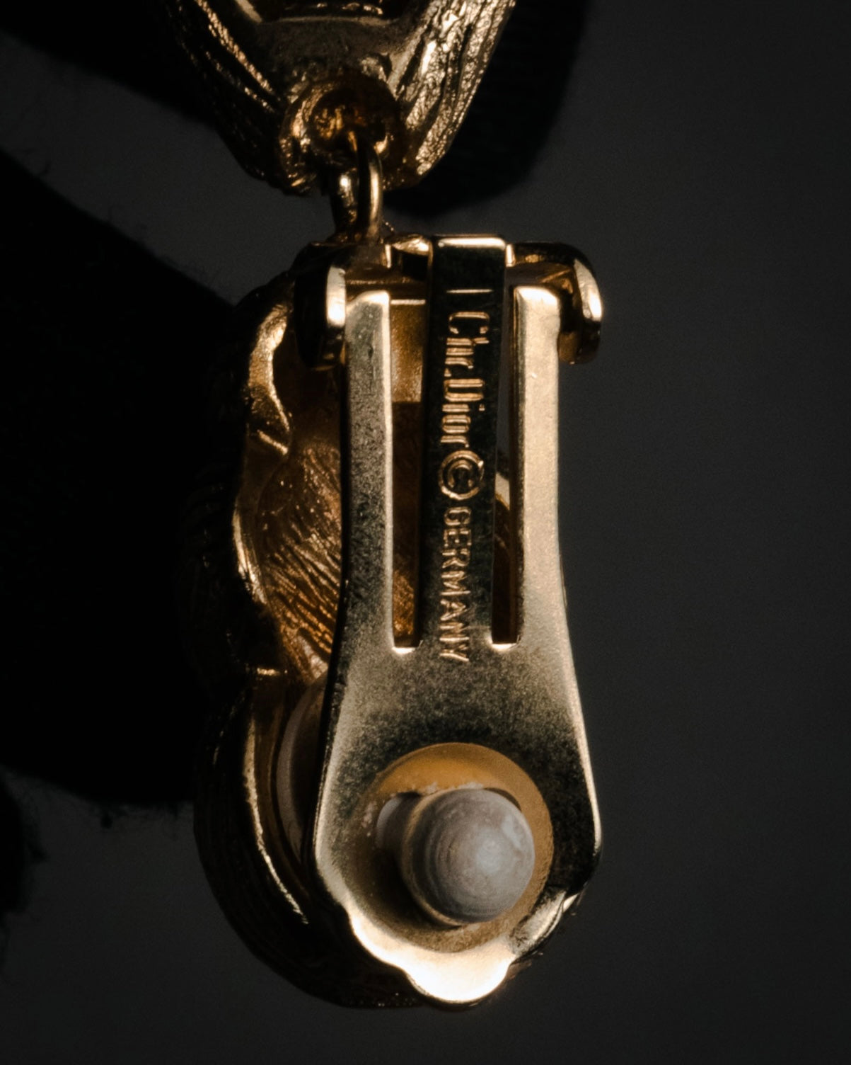 "Christian Dior" 70’s-80’s bark texture drop clip earrings