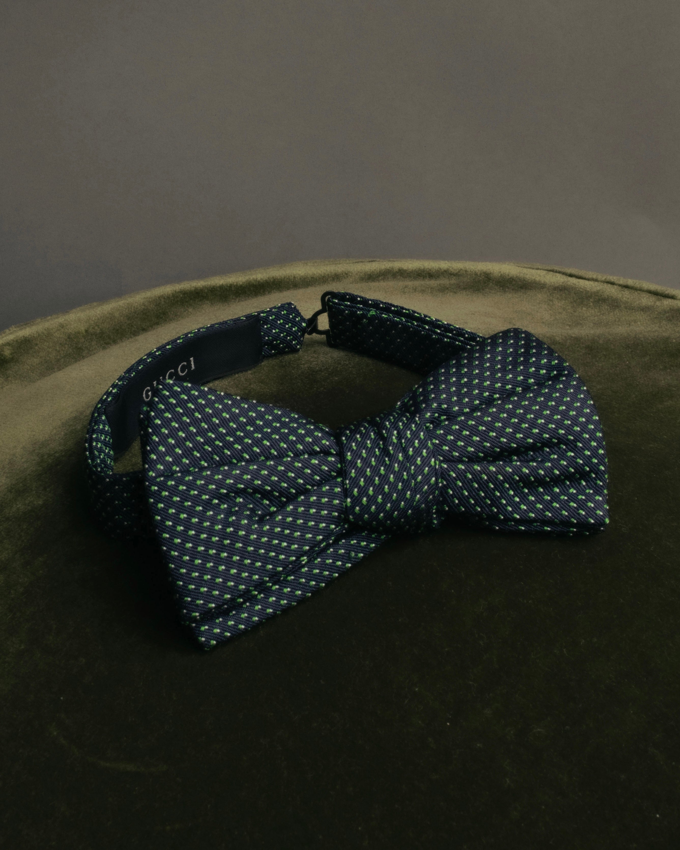 “GUCCI” 10’s Micro jacquard pre tied bow tie