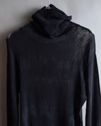 "ISSEY MIYAKE" Layered design high neck delicate knit
