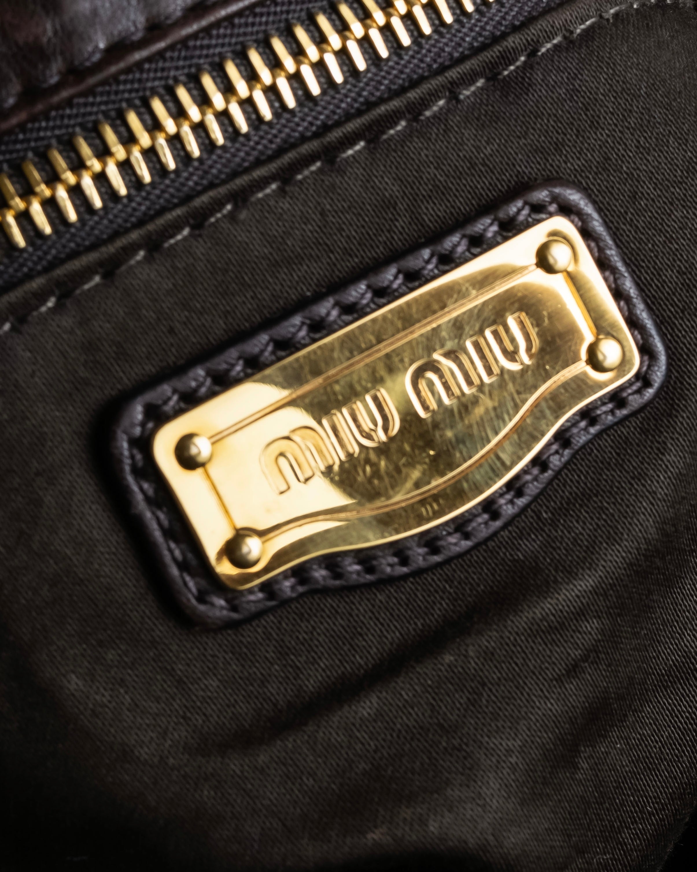 "MIU MIU" Tuck pleat design leather hand bag