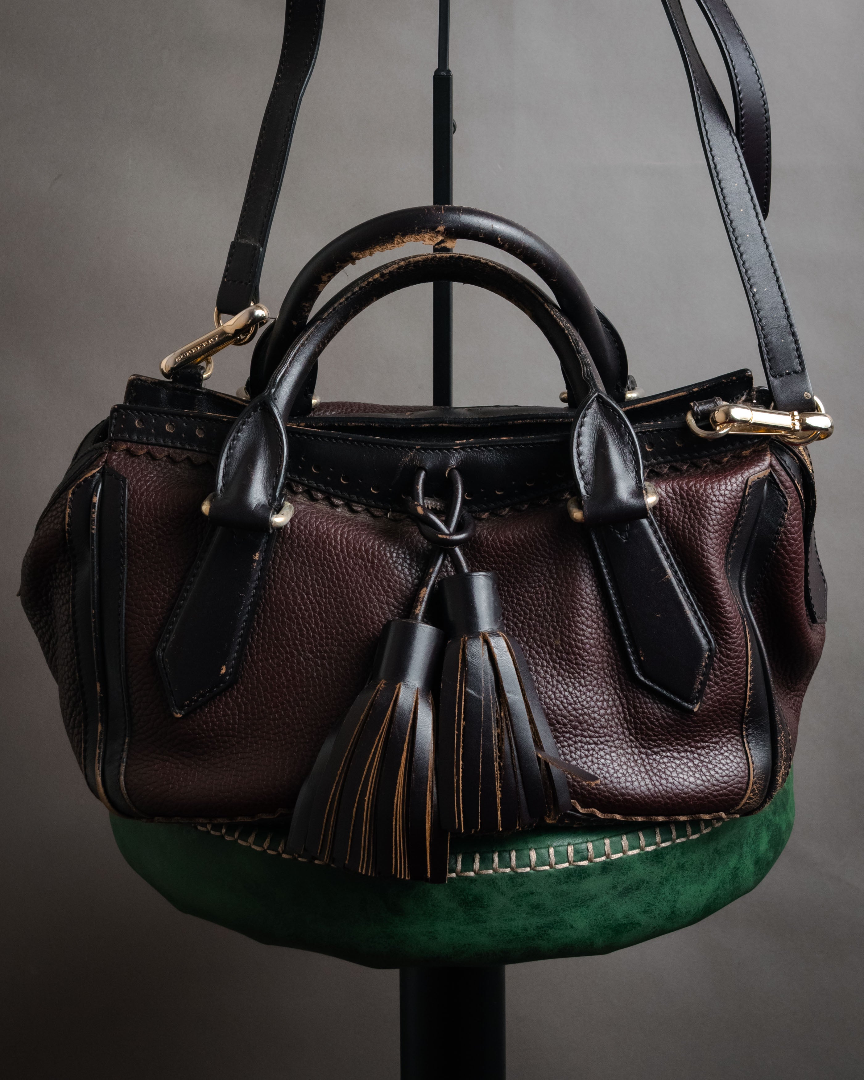 “BURBERRY” 2010’s Brogue tassel leather bag
