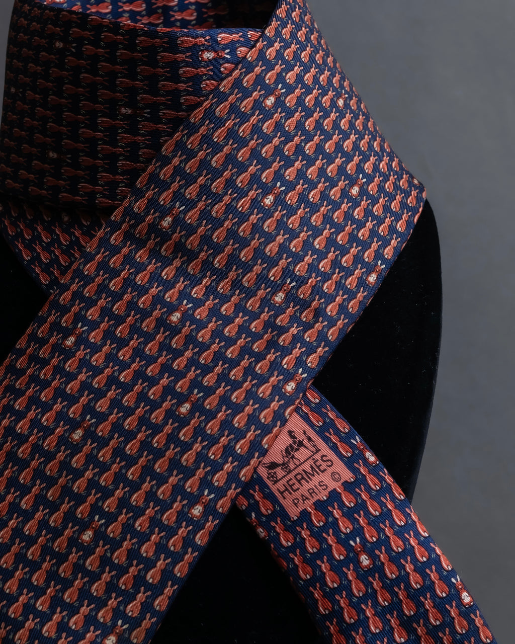 "HERMES" Rabbit motif silk necktie
