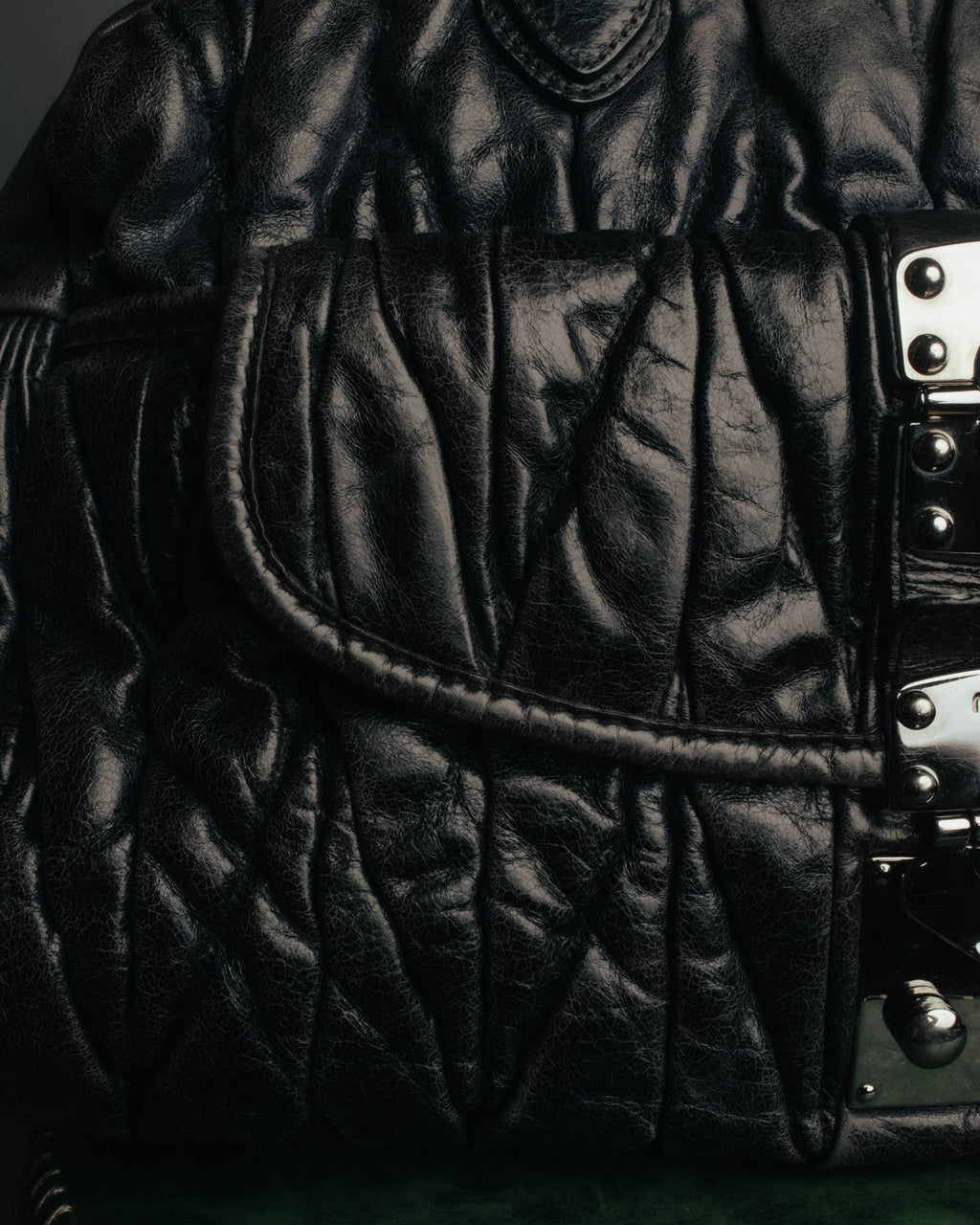 -SPECIAL- "MIU MIU" 00's-10's Glossy gathered leather handbag