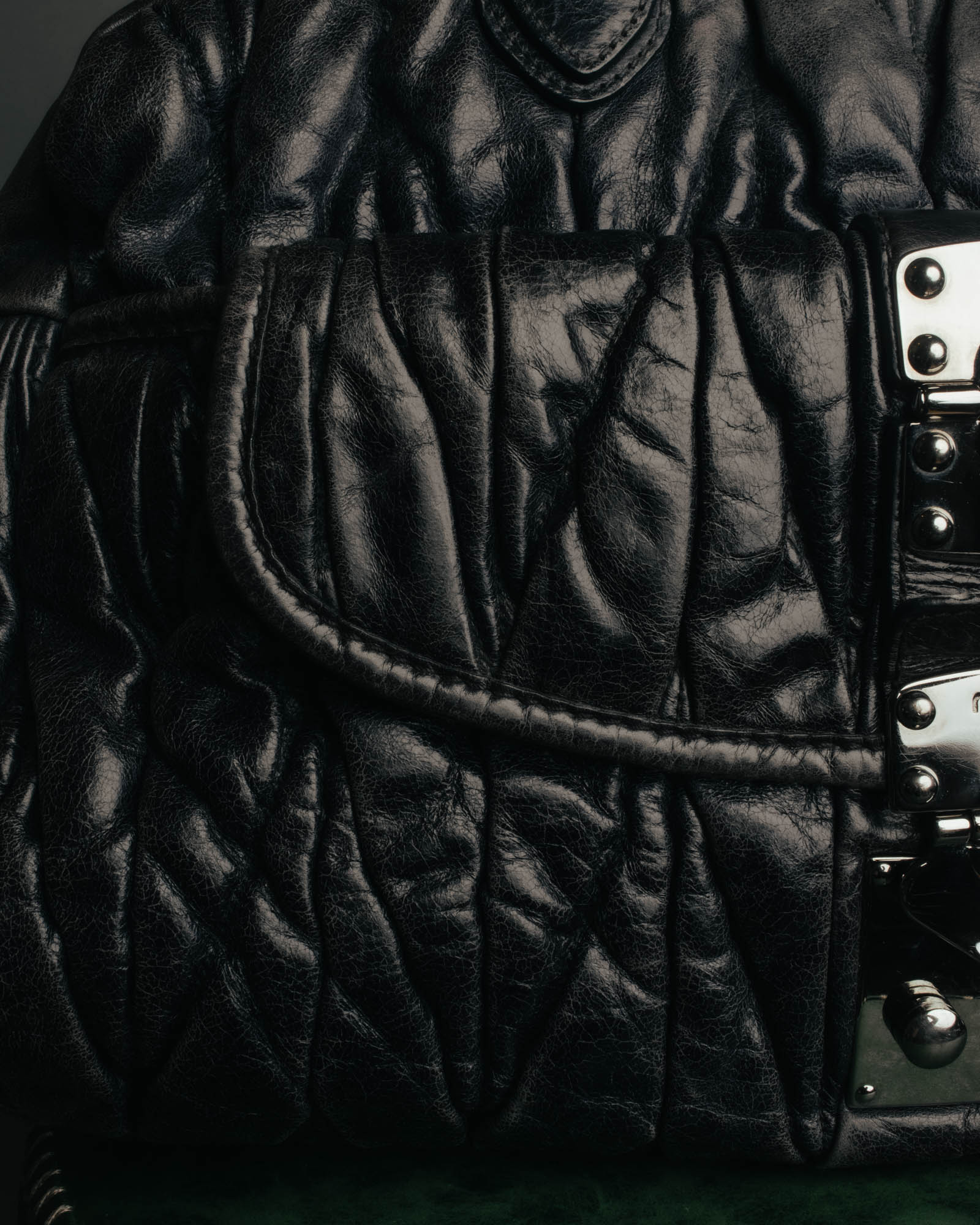 -SPECIAL- "MIU MIU" 00's-10's Glossy gathered leather handbag