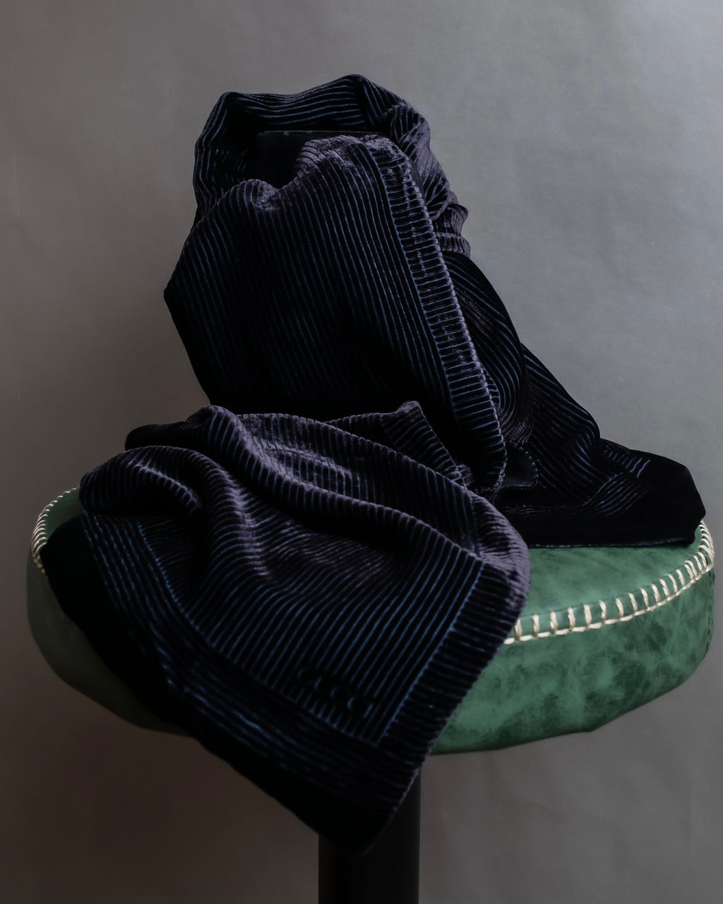 "GUCCI" Shaded pile silk blend long stole