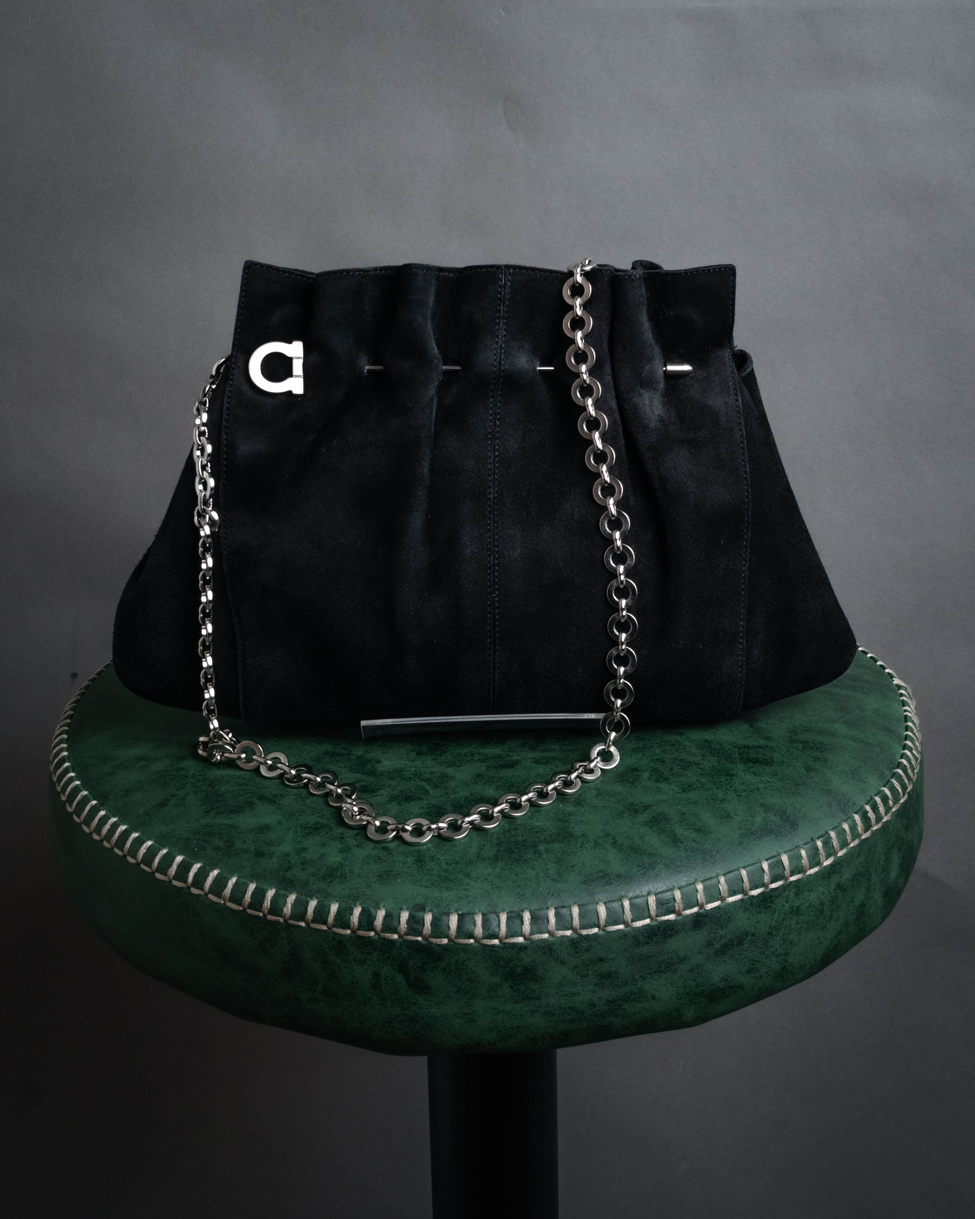 “Salvatore Ferragamo“ 90’s-00’s Suede gancini chain shoulder bag