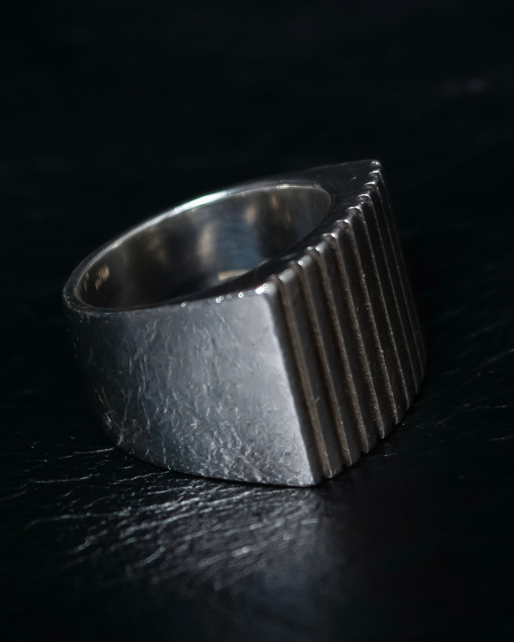 "GUCCI" Striped design sterling silver ring