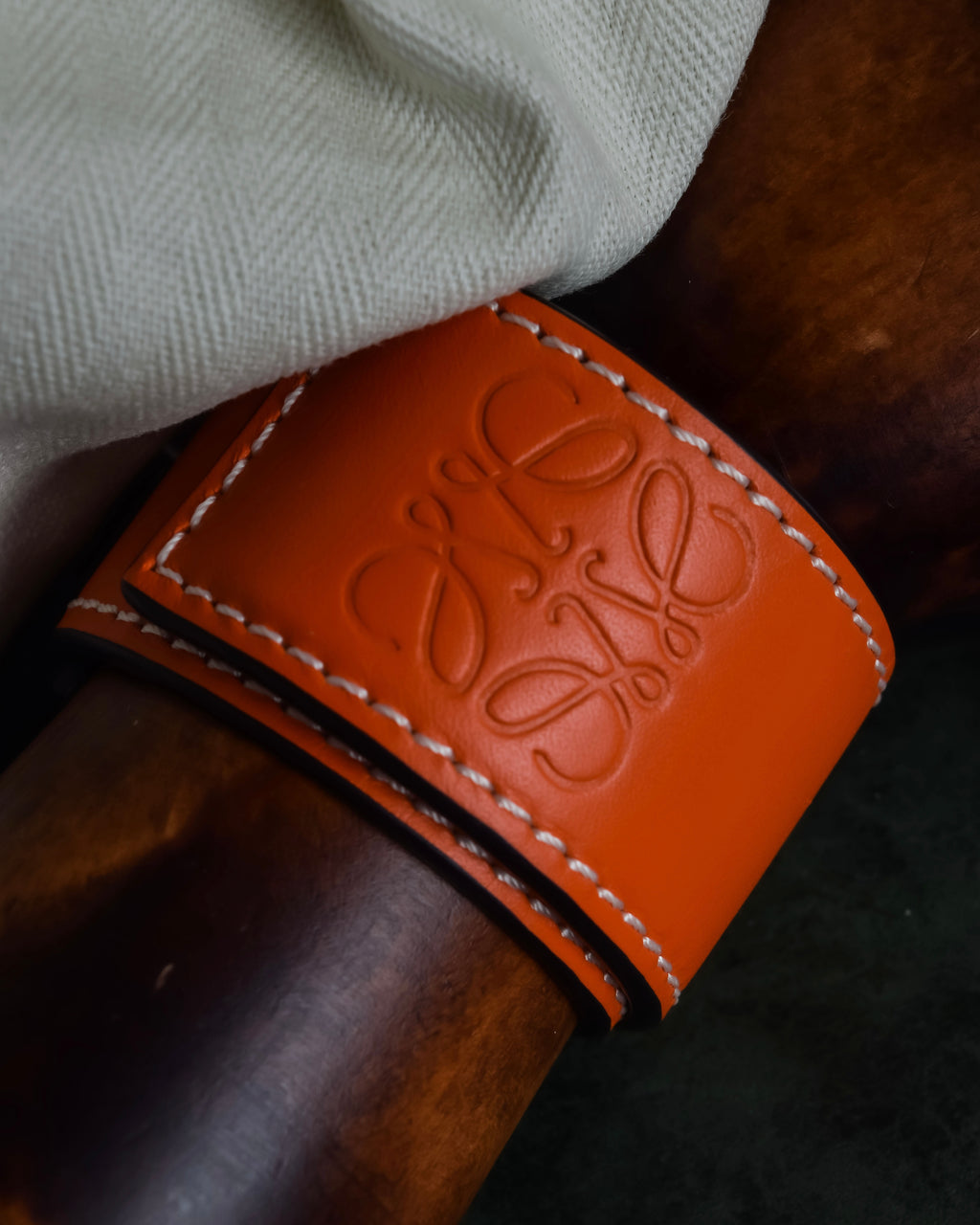 "LOEWE" Anagram logo engraved leather bracelet