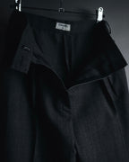 "CHANEL" high-waisted pleated trousers with signature gold button