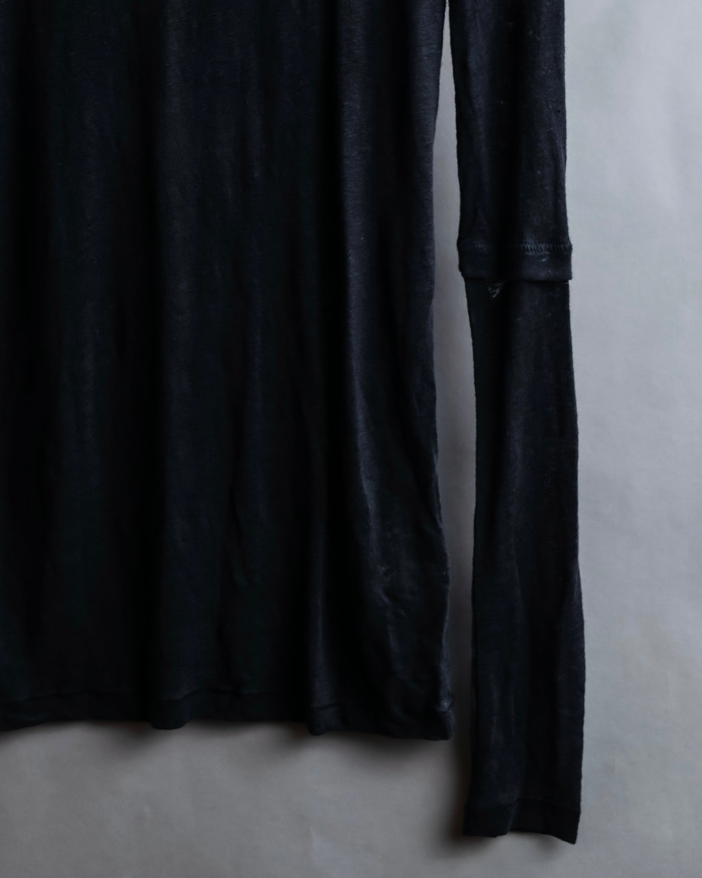 "Acne" Back＆sleeve cutting slit design pullover