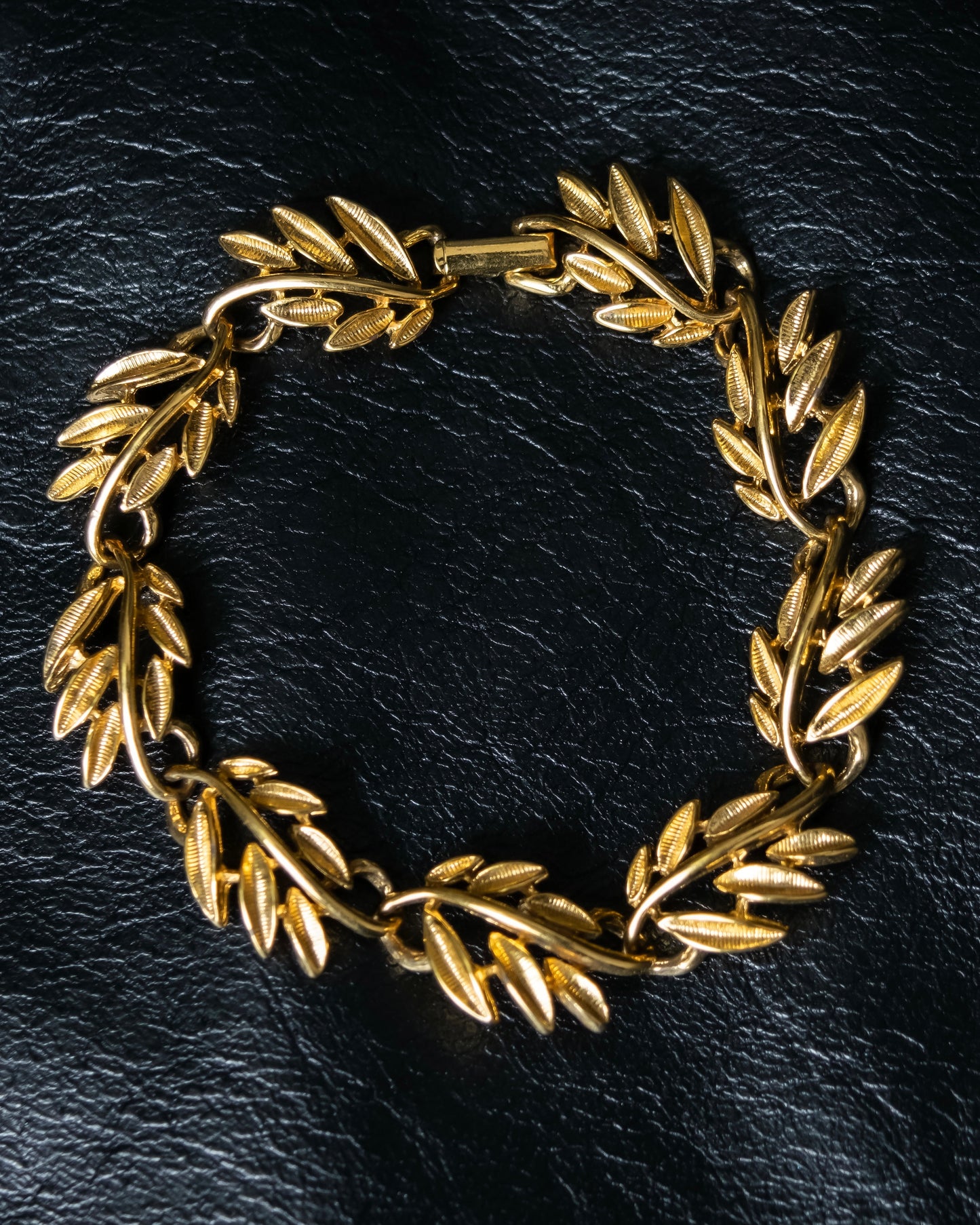 Vintage Leaf-shaped gold bracelet