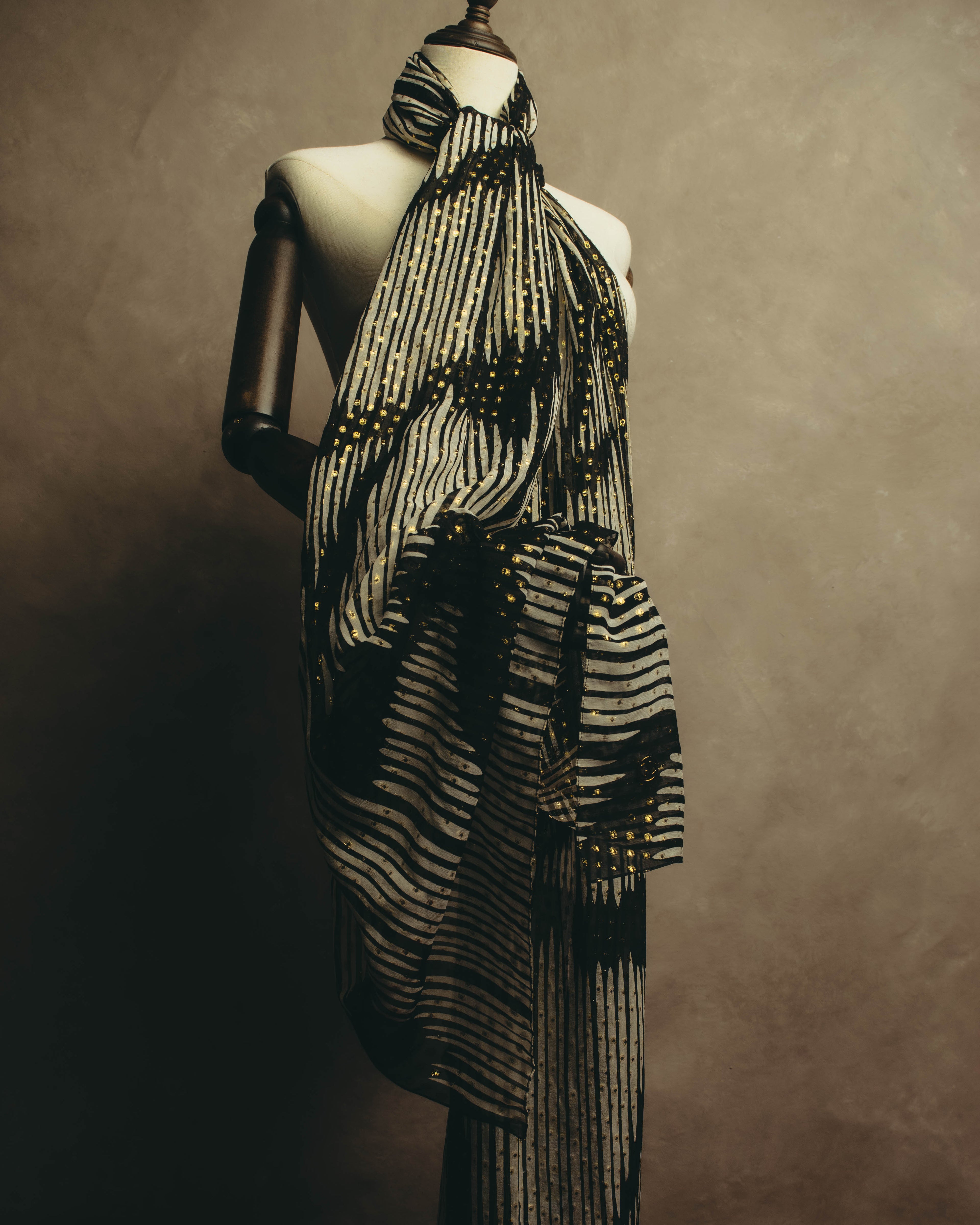 -SPECIAL- “GUCCI” 00’s-10’s Metallic printed sheer stole