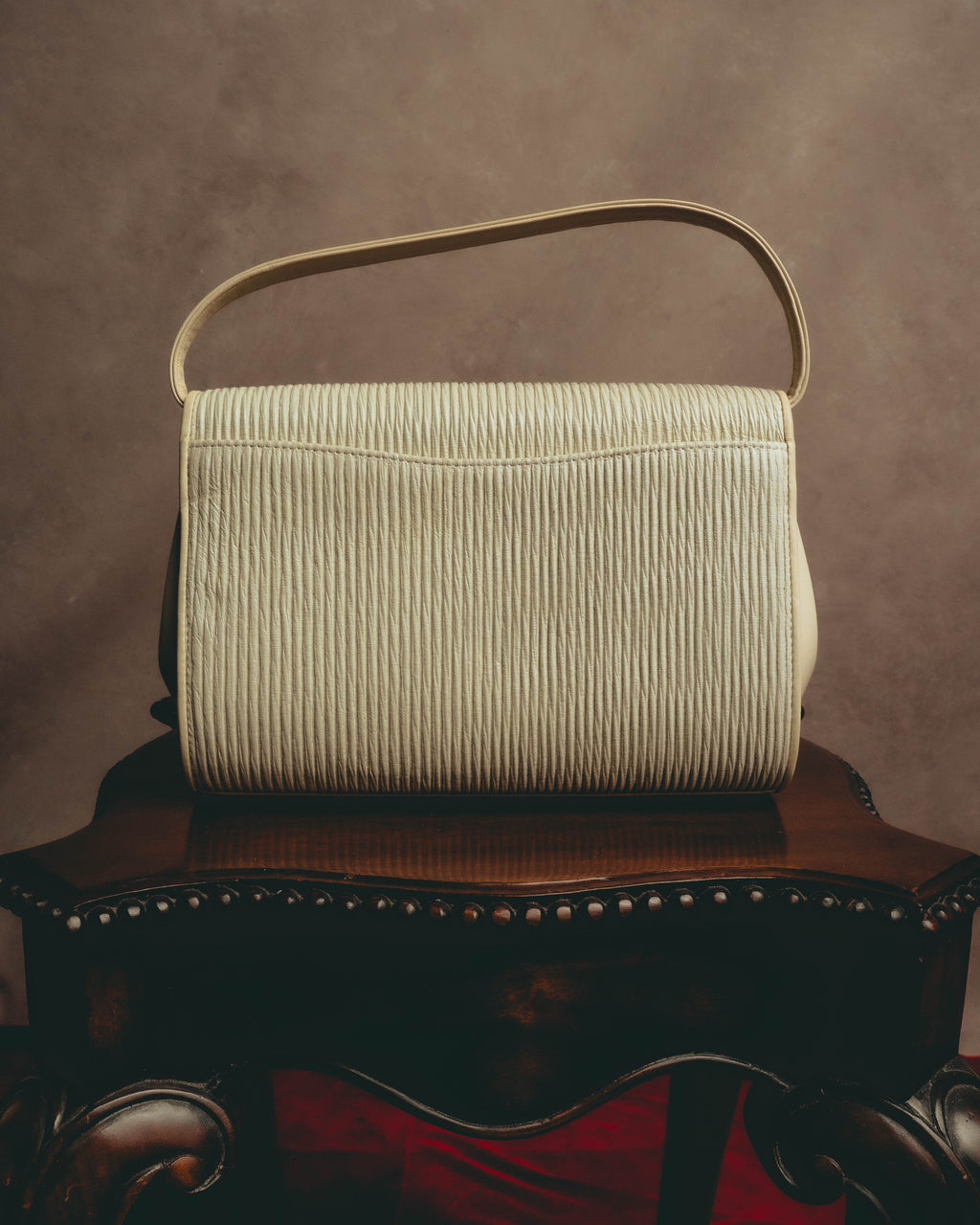 "HANAE MORI" 80's-90's Pleated butterfly clasp handbag