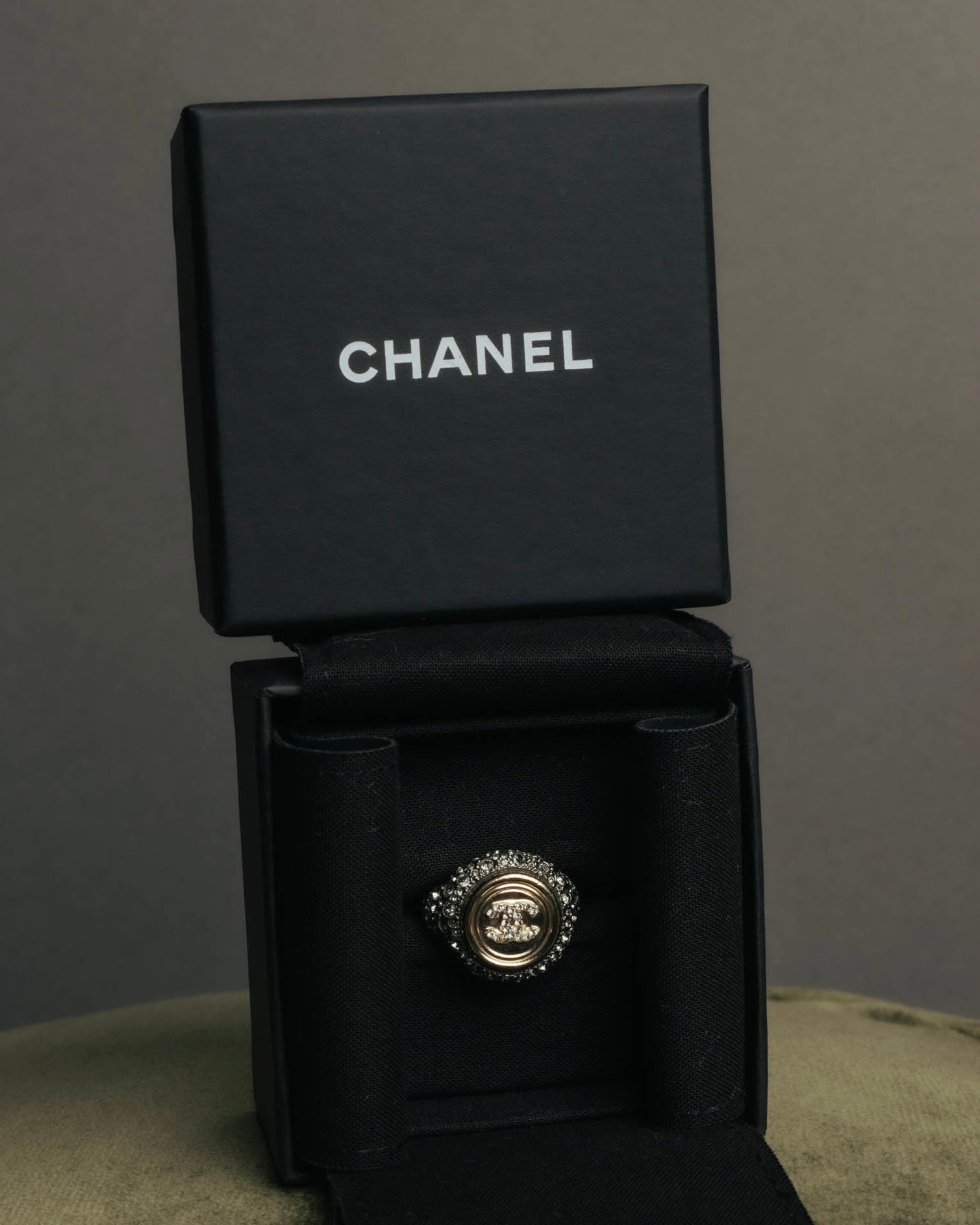 –SPECIAL– "CHANEL" 2021SS  Sparkling rhinestone cc ring