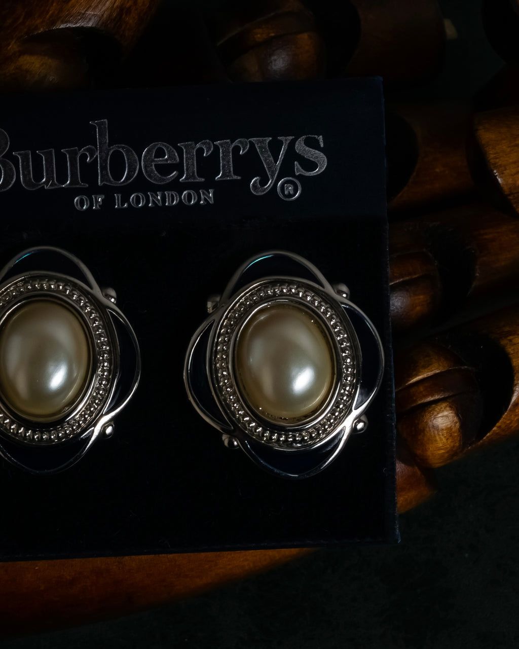 "Burberrys" 80’s–90’s pearl cabochon clip earrings