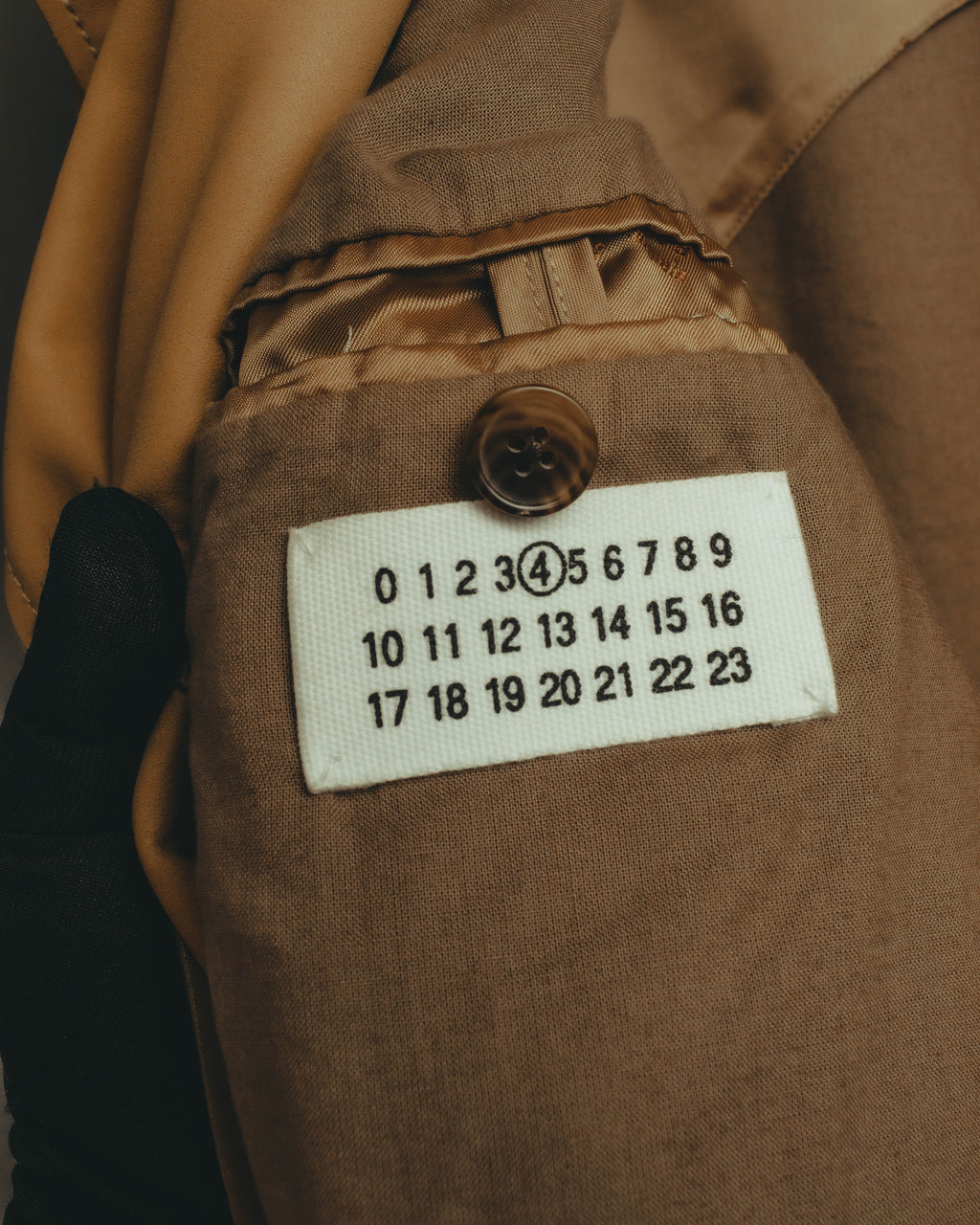 –SPECIAL– “Maison Martin Margiela” 2012AW Leather trench coat with Line 4 printed lining