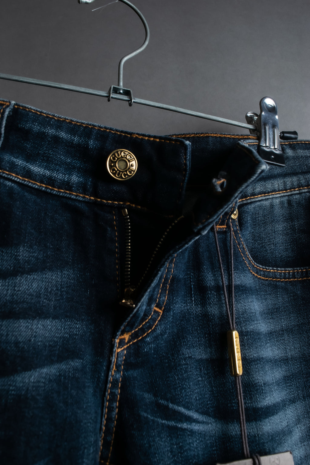 Pantalones de mezclilla con lavado de libélula de GUCCI