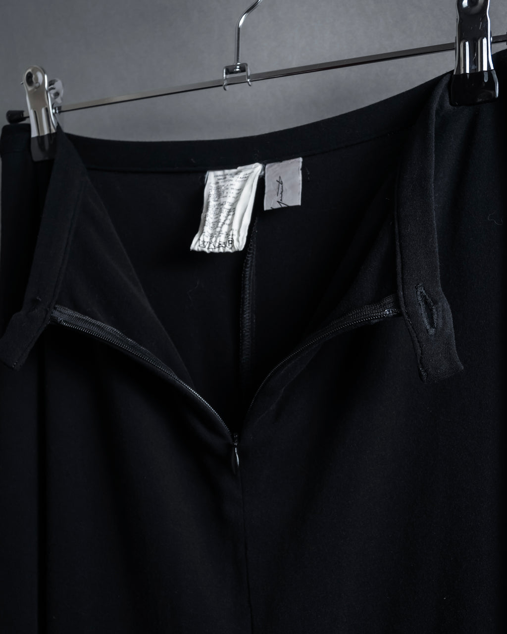 "YOHJI YAMAMOTO" 11SS Minimalist design skirt-like silhouette wide slacks