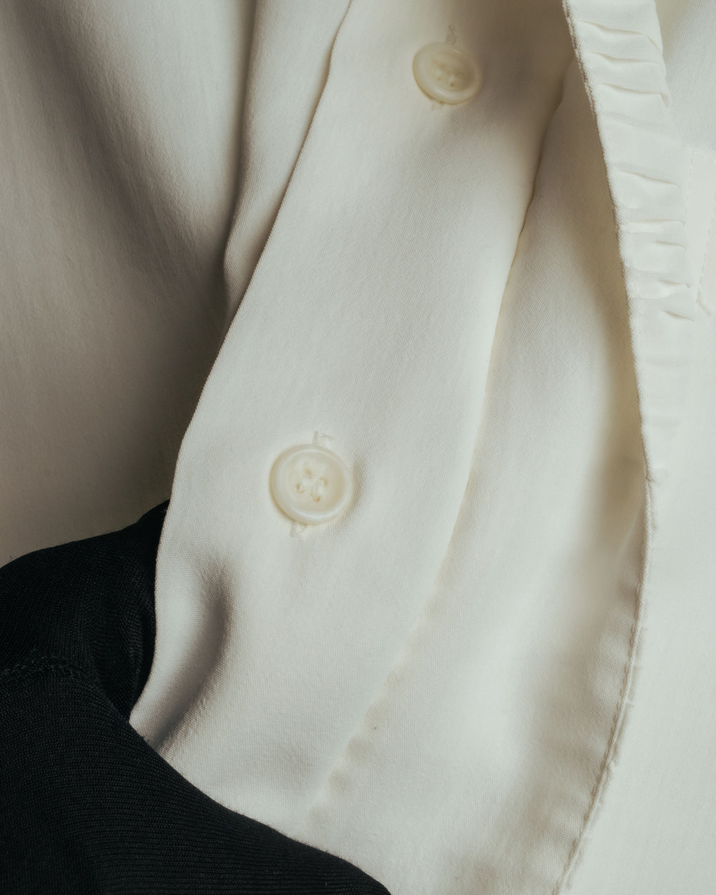 “UMBERTO GINOCCHIETTI“ 80’s-90’s pleated front ivory dress shirt