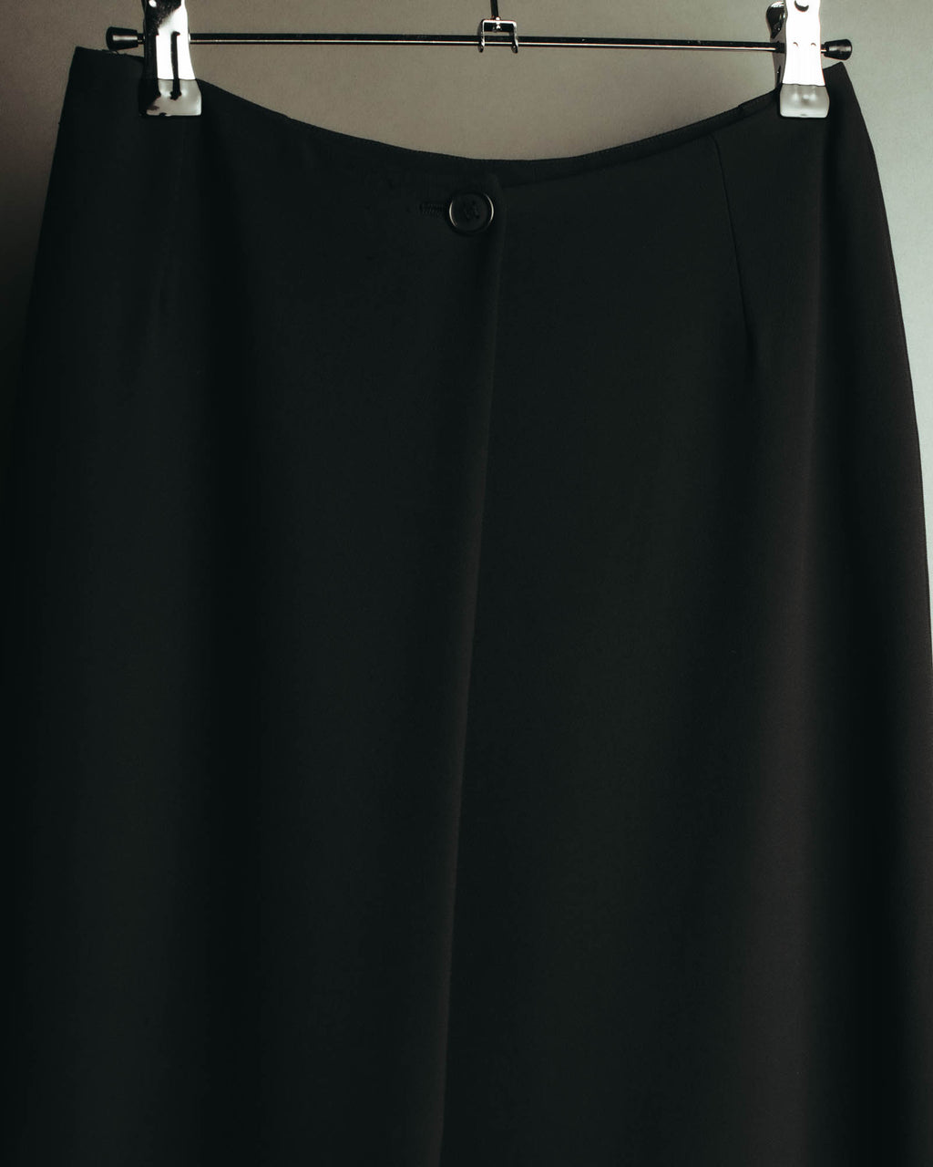 “HERMÈS” 90’s-00’s Minimal black silk wrap skirt