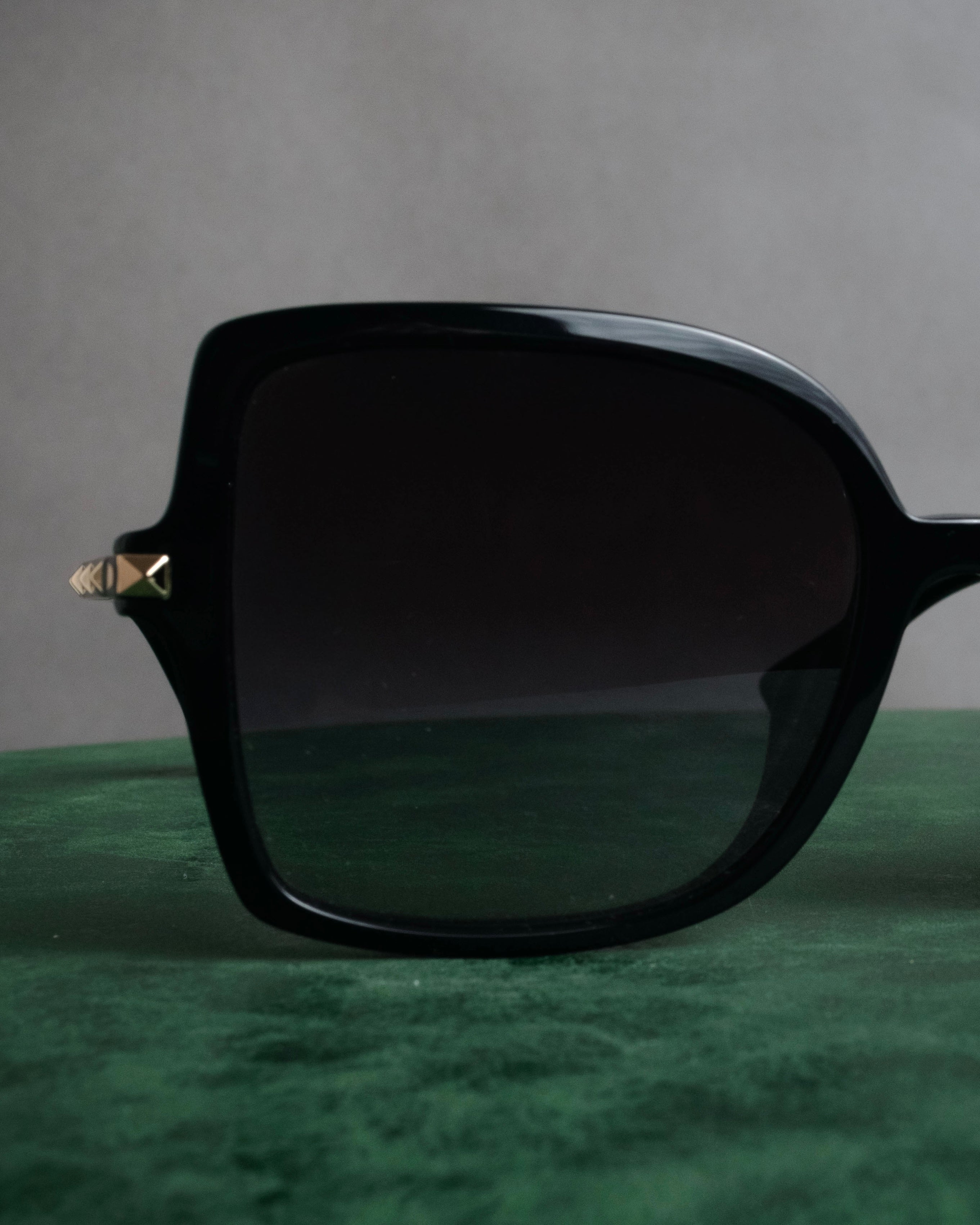 “VALENTINO” 2017’s-2022’s Rockstud sunglasses
