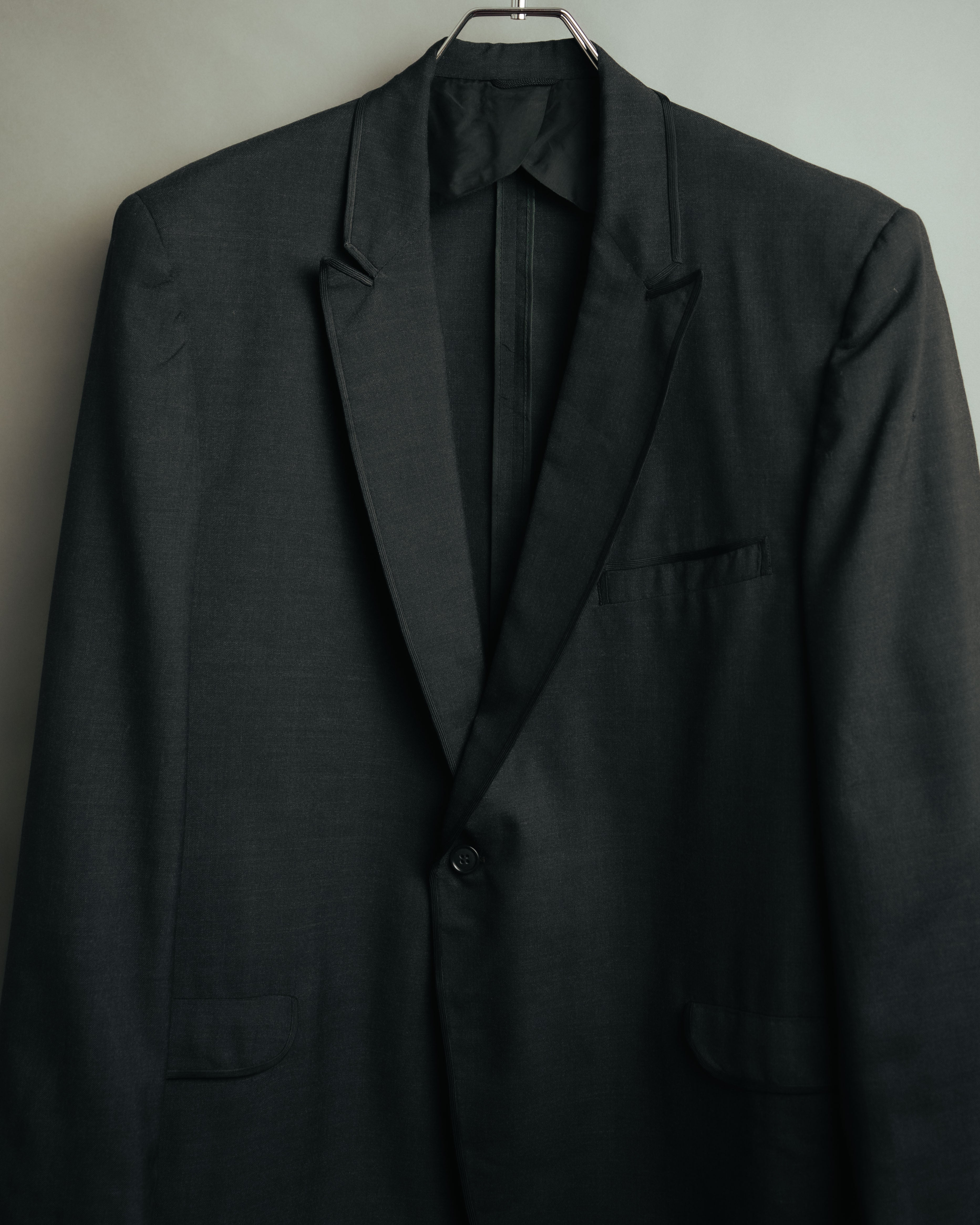 -MOOD Vintage Collections-
70’s-80’s Piping formal tailored jacket