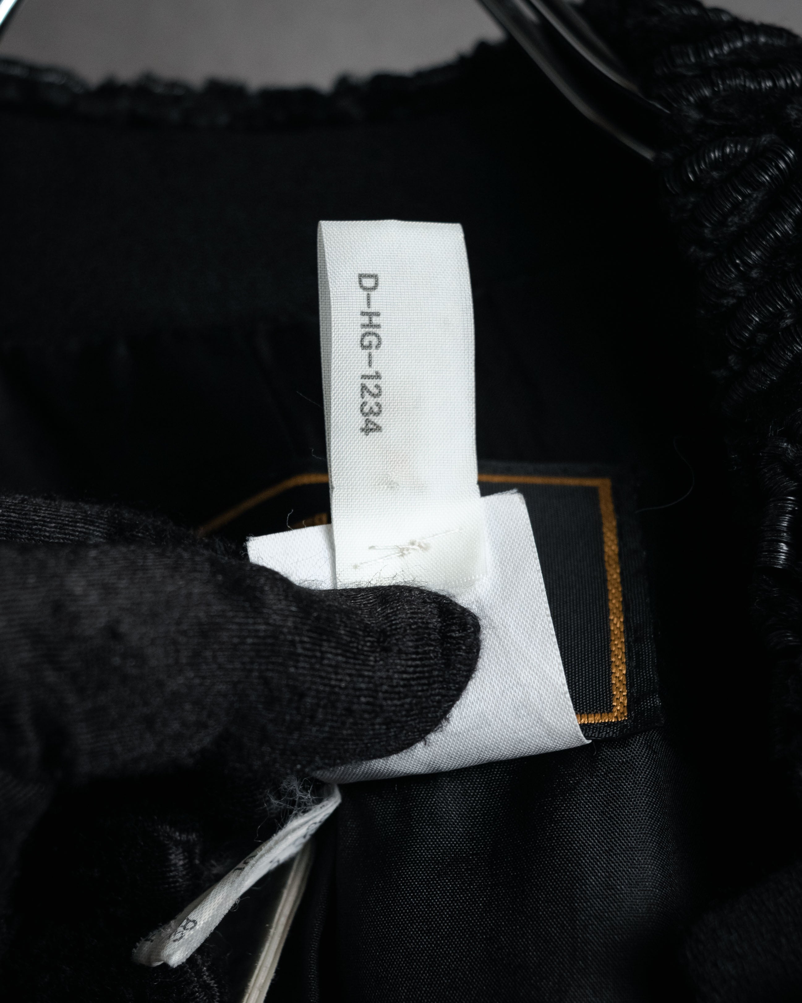 –SPECIAL– “FENDI” 90’s Embroidered collar long tailored jacket