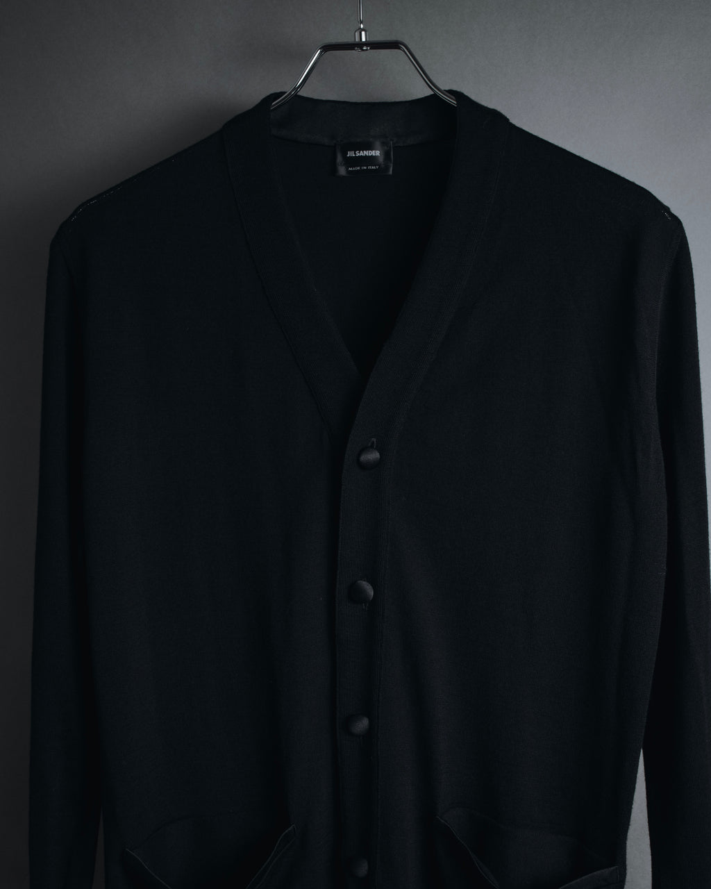 "JIL SANDER" 10’s minimalist satin covered buttons
wool cardigan