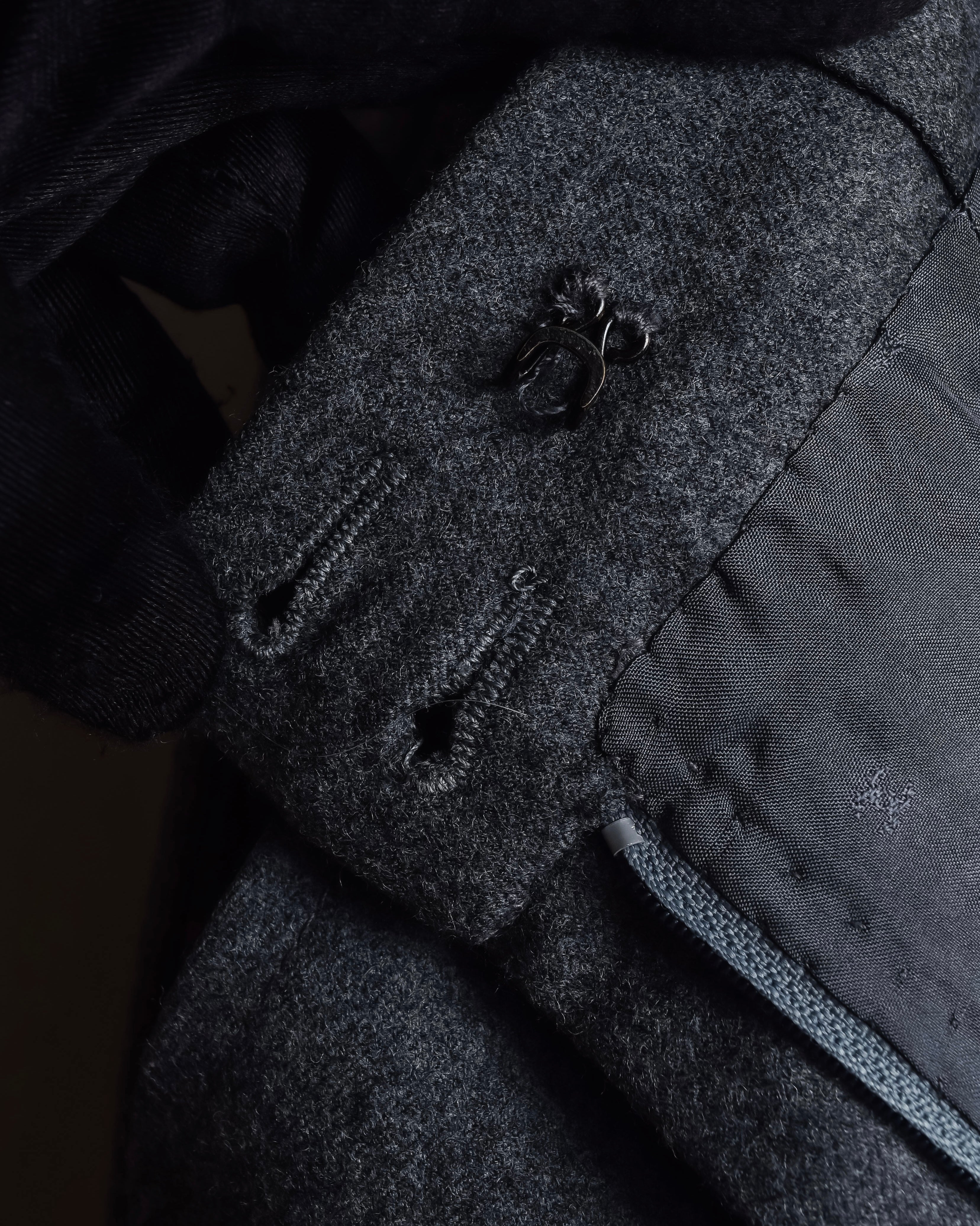 "CHANEL" 90's Gold button design straight line skirt