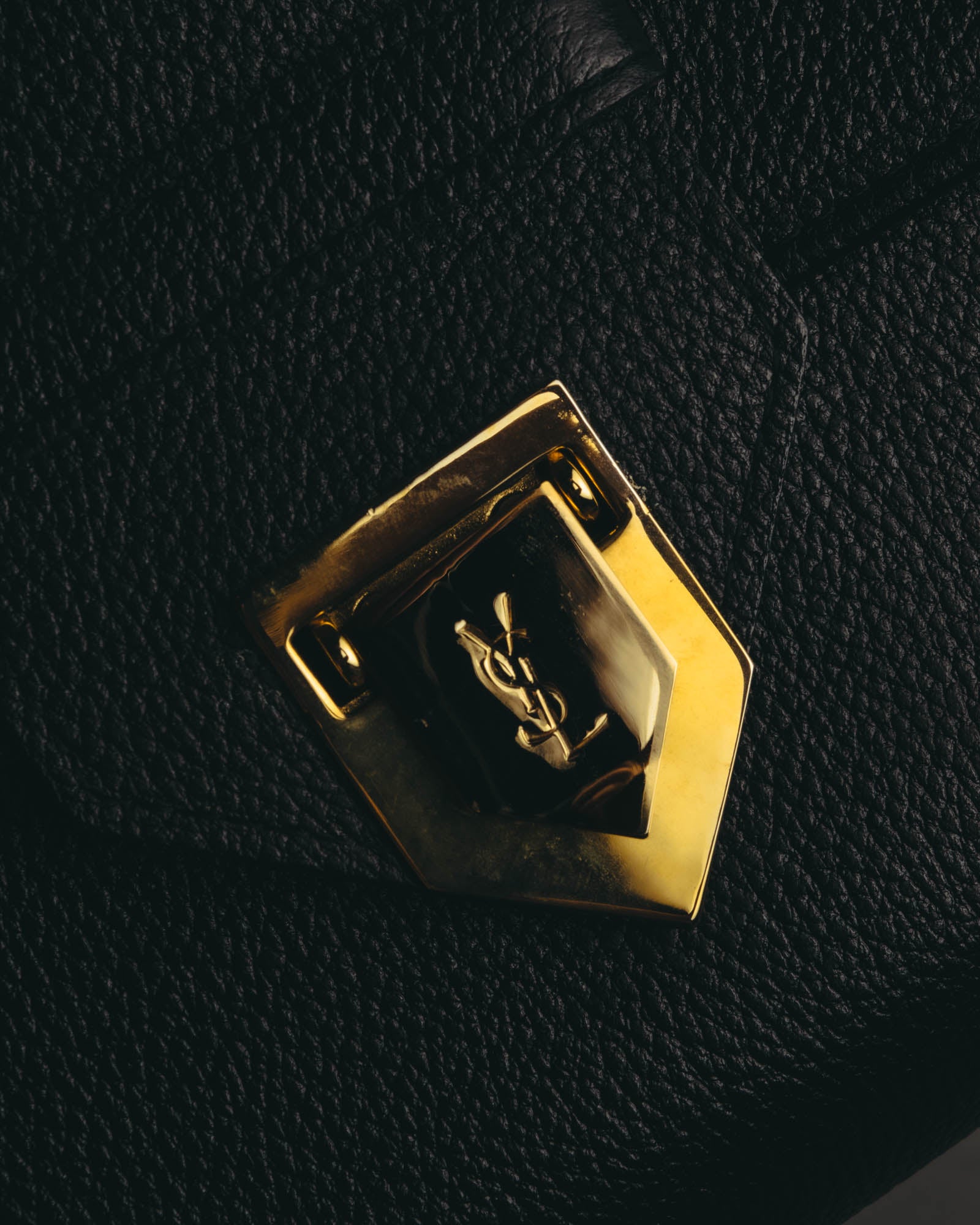 “Yves Saint Laurent” 90’s-00’s Cassandra logo one shoulder leather bag