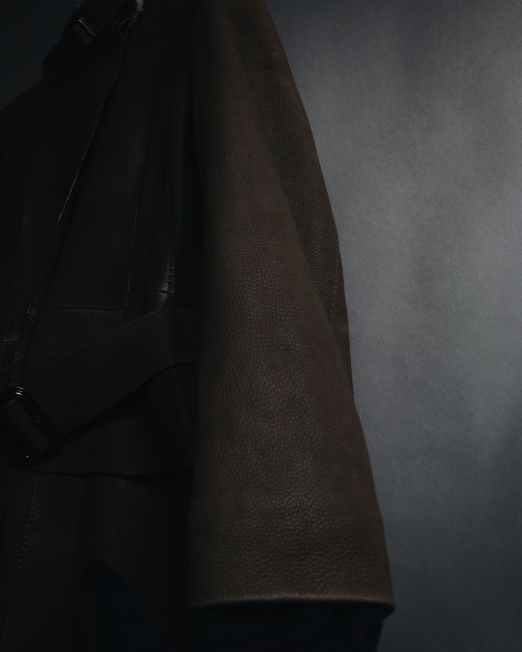 –SPECIAL– "HERMES" 90’s-00’s Sculptural hooded deerskin belted coat