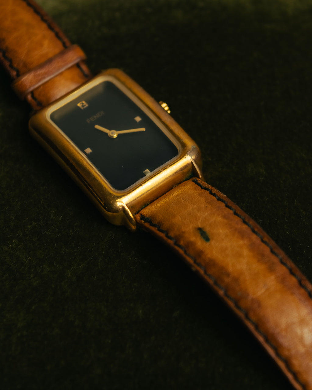 “FENDI” 80’s-90’s Rectangular quartz leather watch