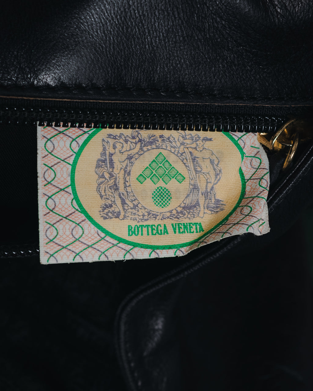 –SPECIAL– "BOTTEGA VENETA"
90’s-00’s intrecciato trapezoid handle bag