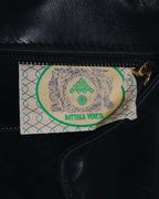 –SPECIAL– "BOTTEGA VENETA"
90’s-00’s intrecciato trapezoid handle bag