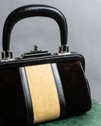 "Roberta Di Camerino"
 Velvet combination design hand bag